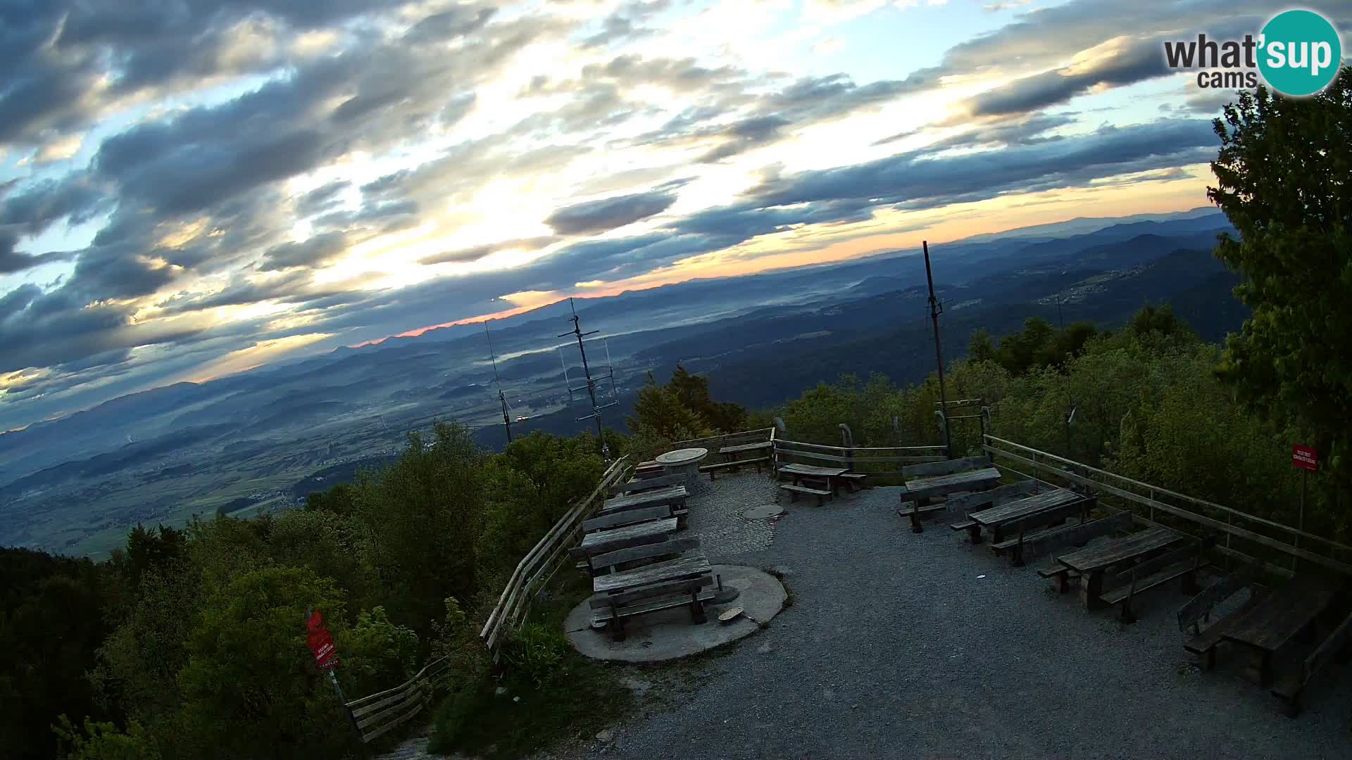 Mount Krim webcam near Ljubljana – Slovenia – view to Grosuplje