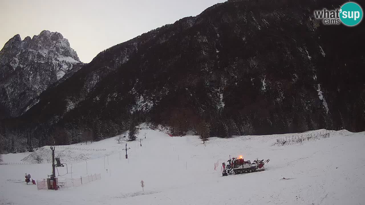Spletna kamera Smučišče Log pod Mangartom – Bovec
