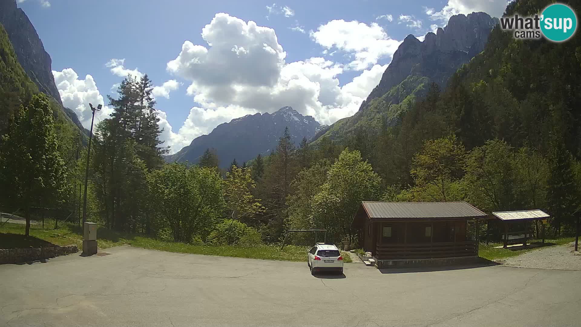 Web kamera Log pod Mangartom – Pogled na Jerebicu i Rombon – Bovec – Slovenija