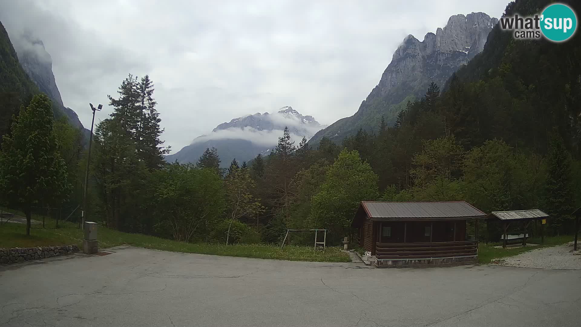 Log pod Mangartom webcam – Vista su Jerebica e Rombon – Bovec – Slovenia