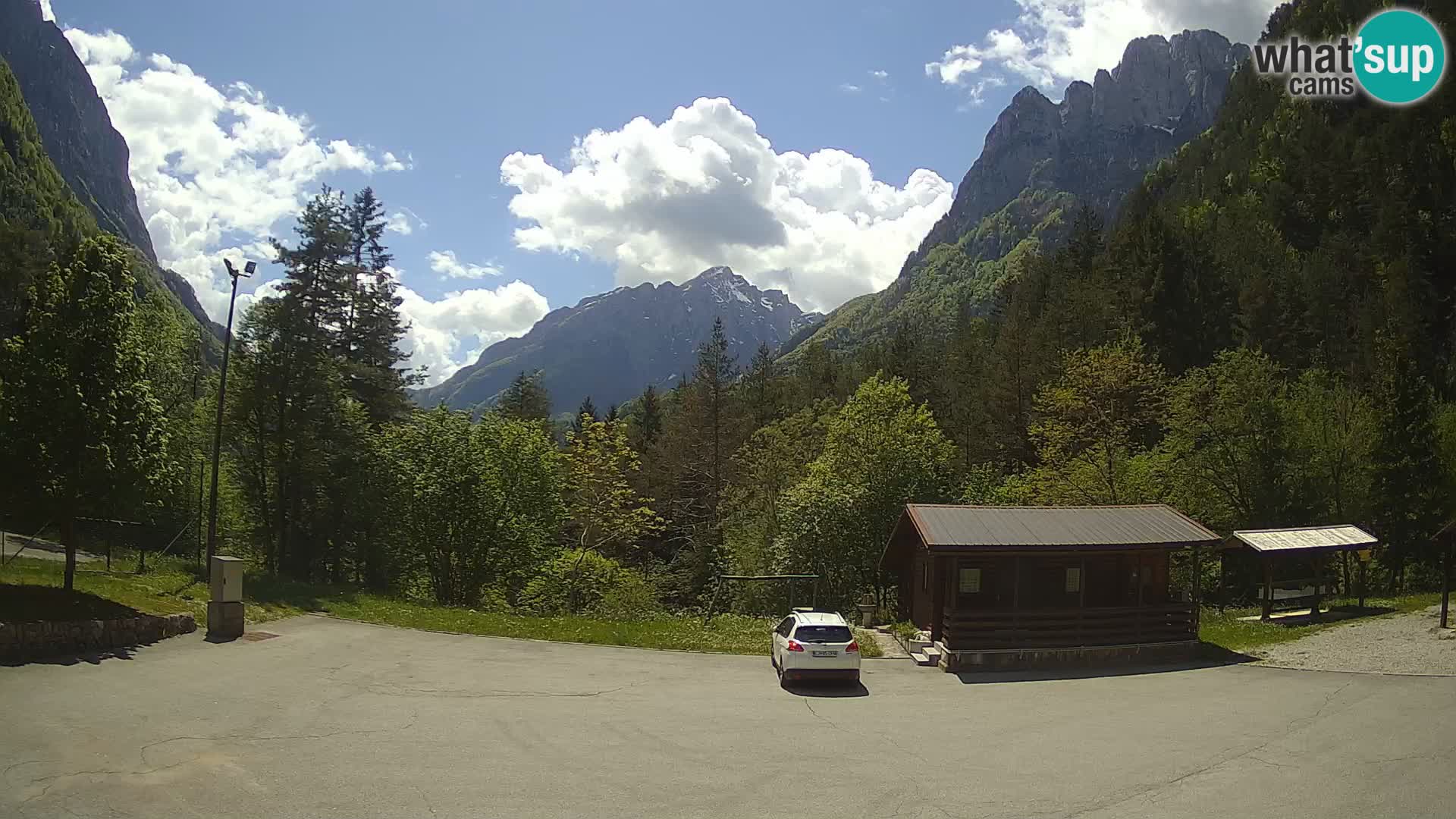 Log pod Mangartom webcam – Vista su Jerebica e Rombon – Bovec – Slovenia
