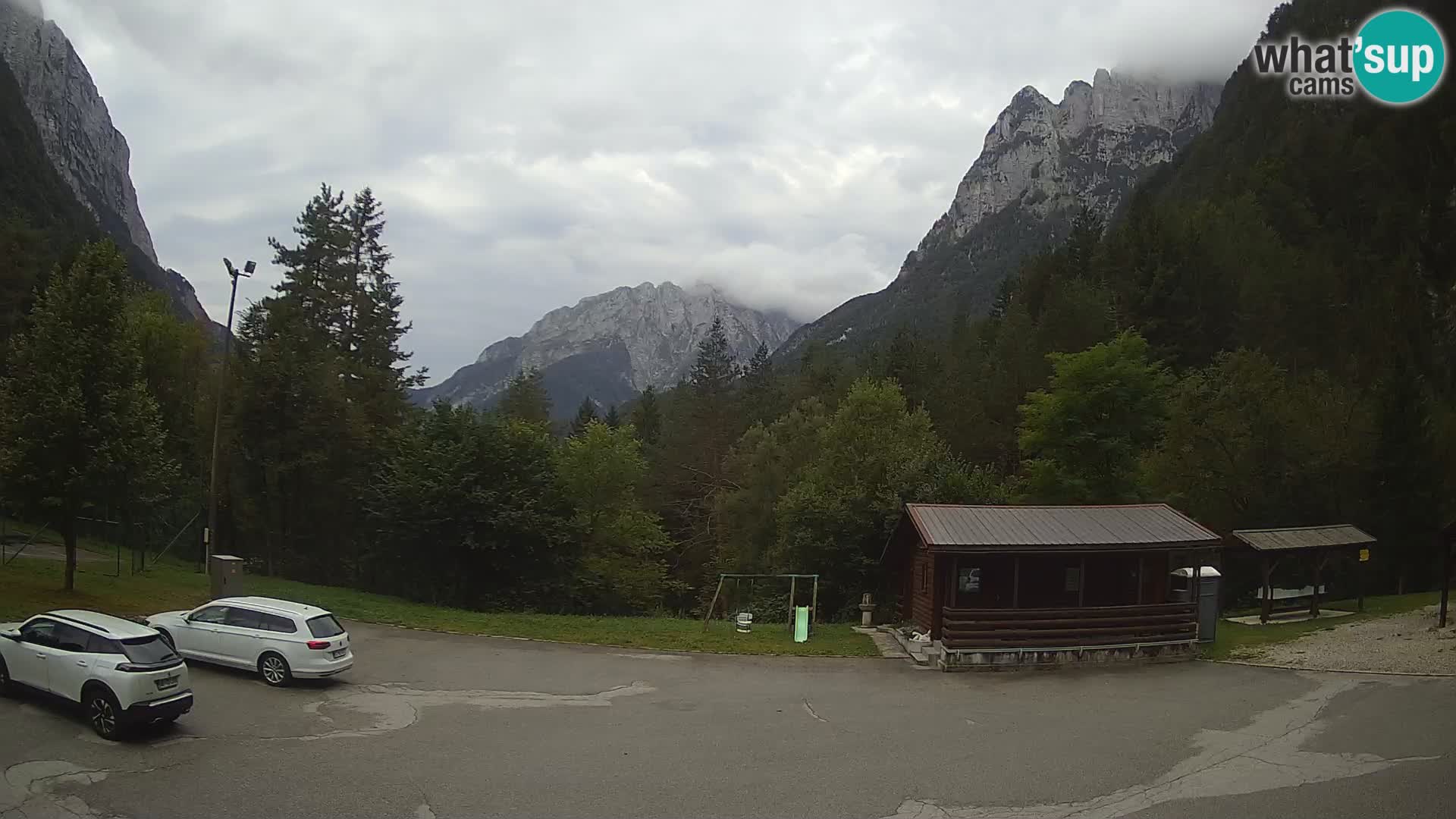 Log pod Mangartom webcam – Vista su Jerebica e Rombon – Bovec – Slovenia