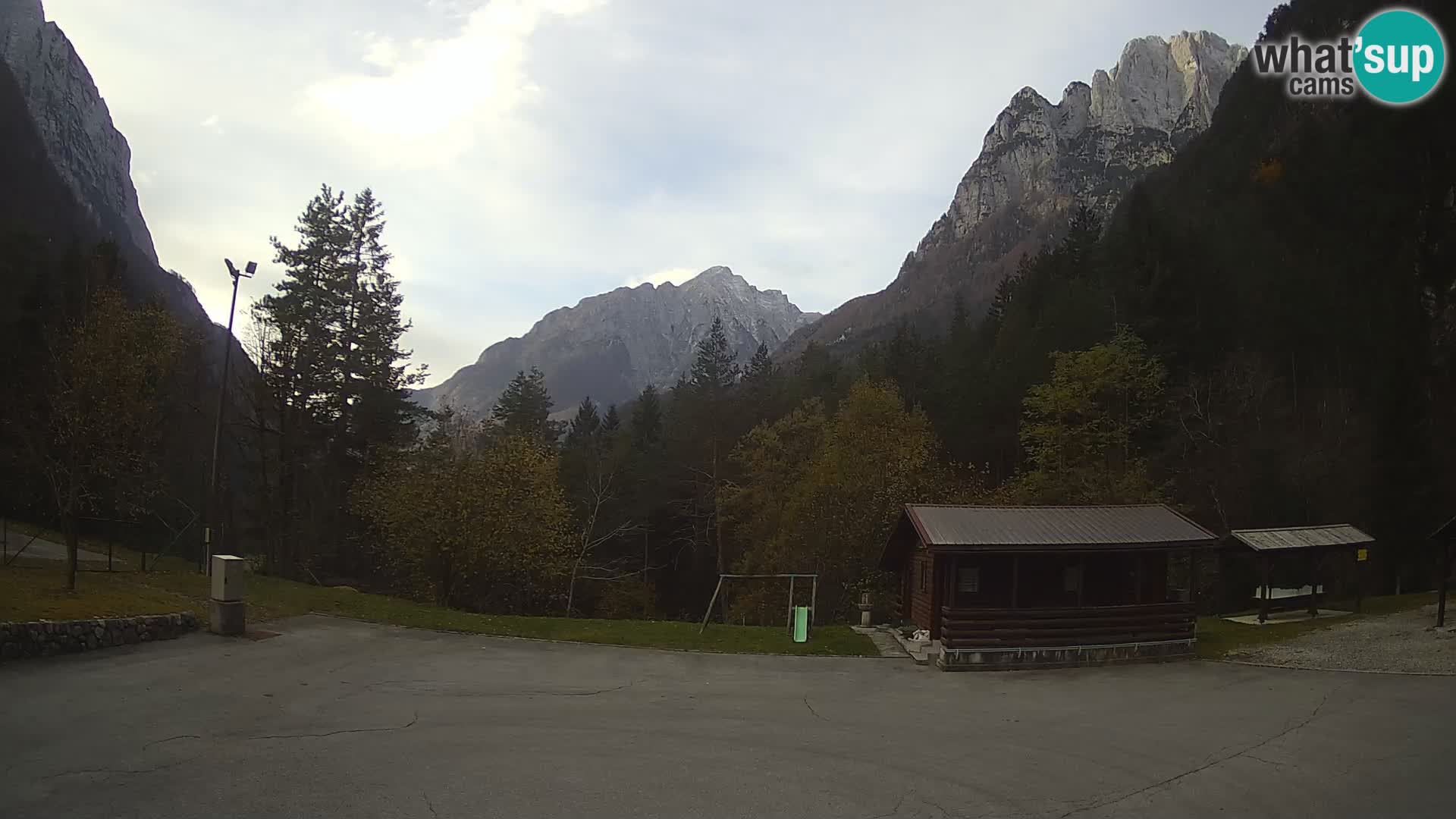 Log pod Mangartom webcam – Vista su Jerebica e Rombon – Bovec – Slovenia