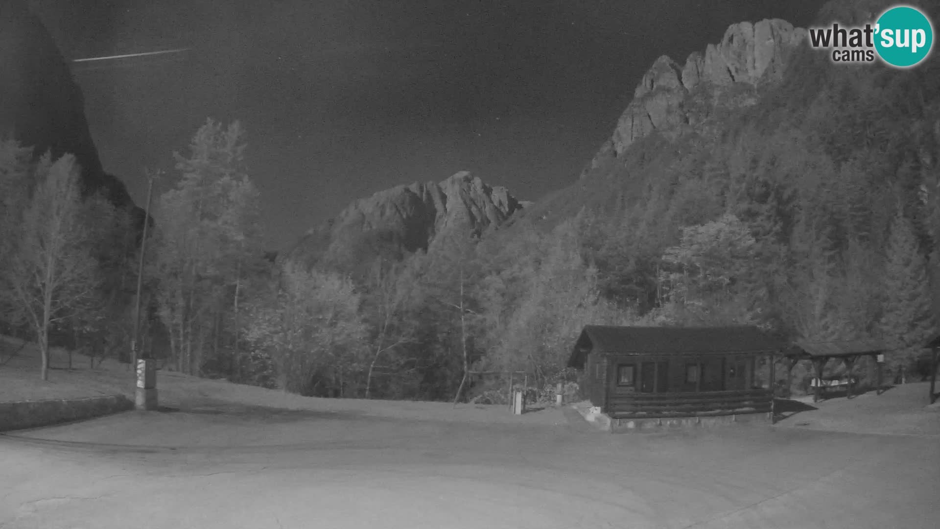 Log pod Mangartom webcam – Vista su Jerebica e Rombon – Bovec – Slovenia