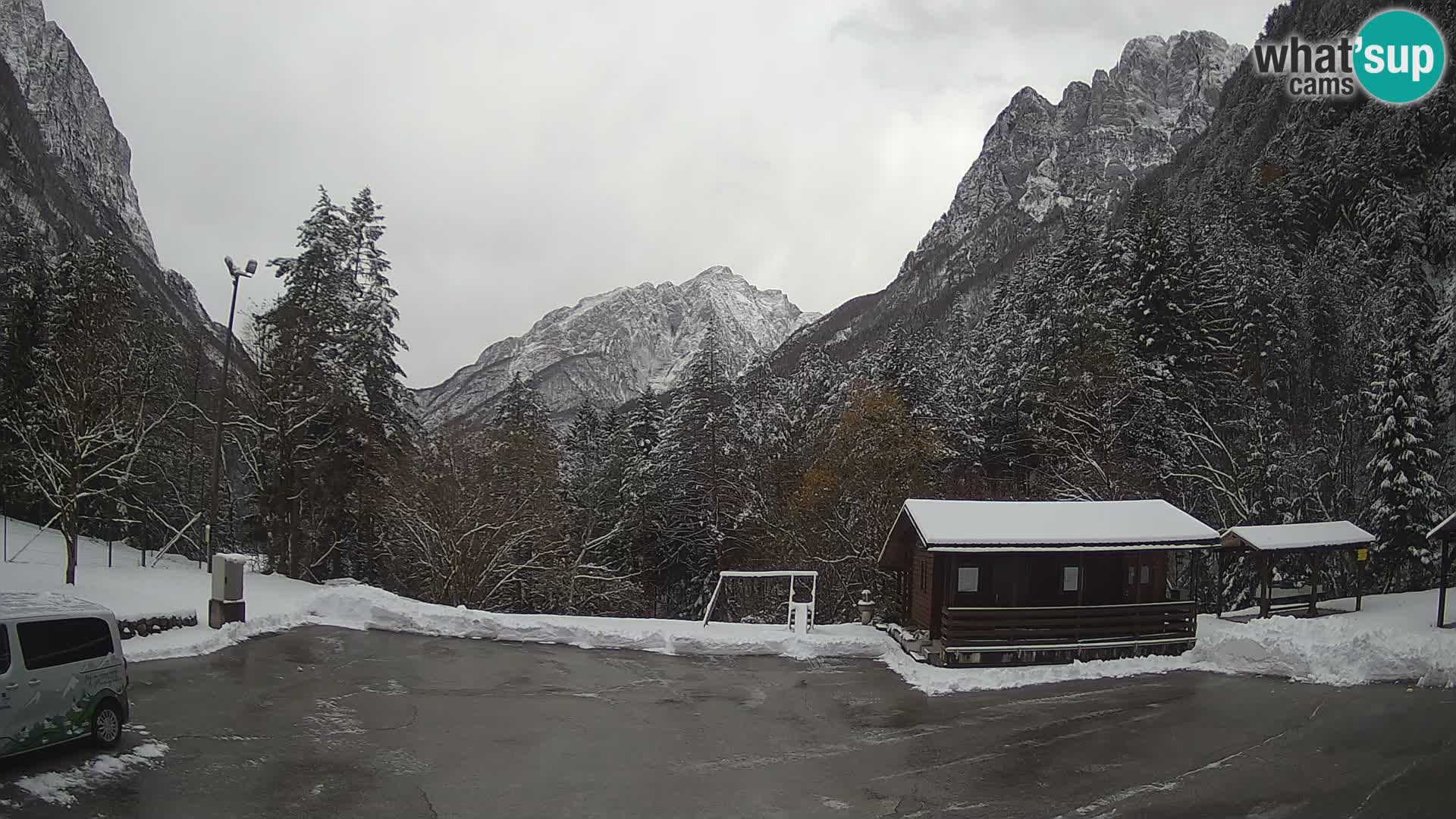 Log pod Mangartom webcam – Vista su Jerebica e Rombon – Bovec – Slovenia