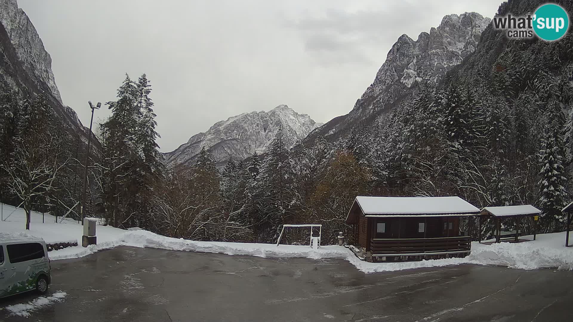 Log pod Mangartom webcam – Vista su Jerebica e Rombon – Bovec – Slovenia