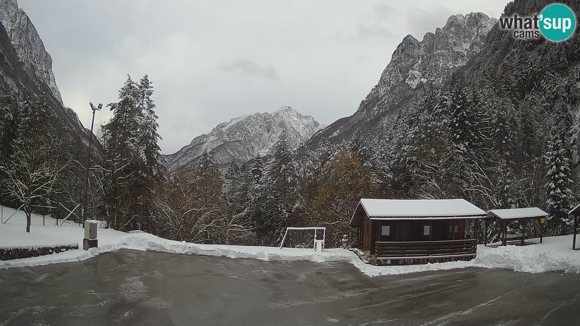 Log pod Mangartom webcam – Vista su Jerebica e Rombon – Bovec – Slovenia