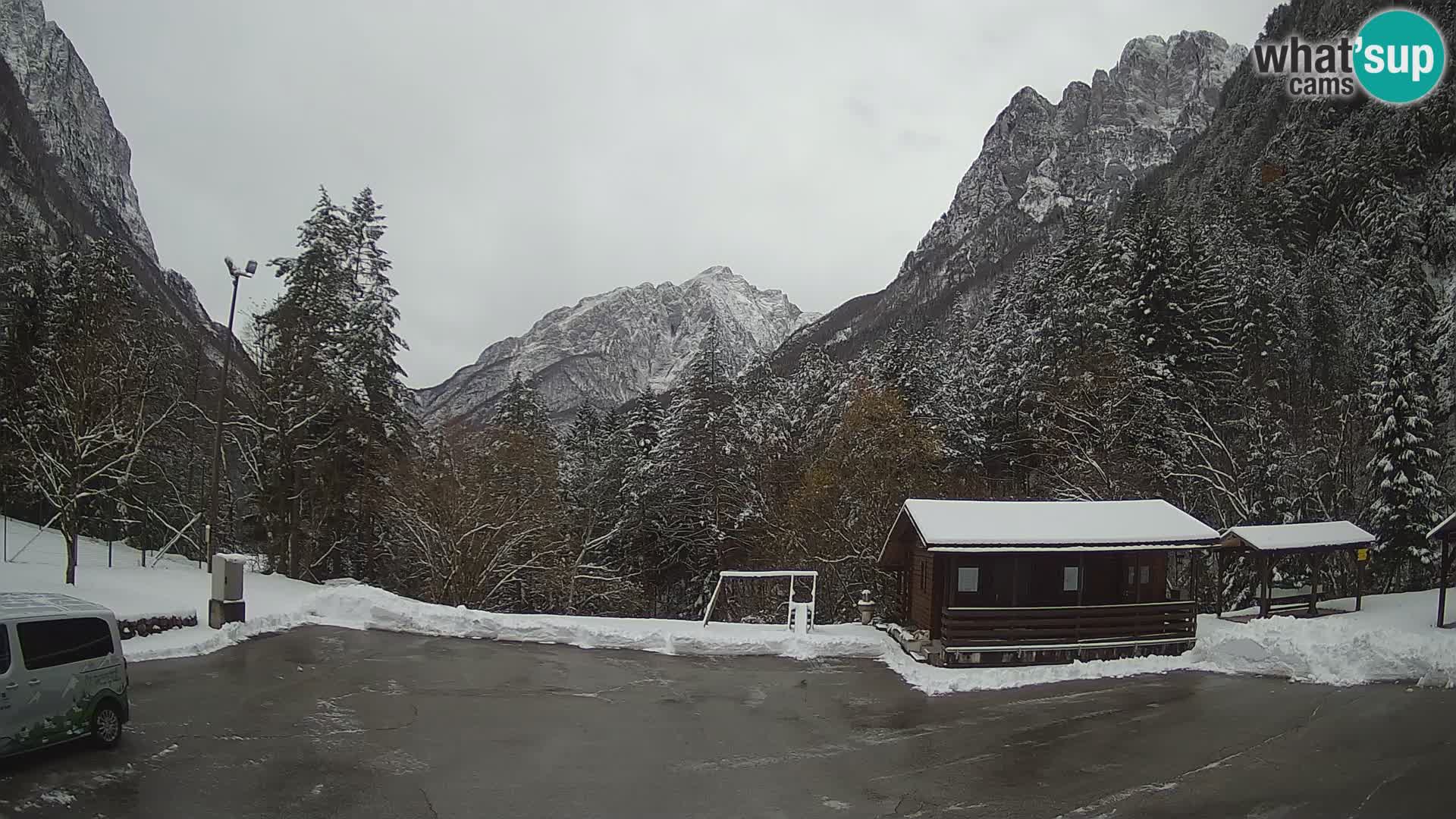 Log pod Mangartom webcam – Vista su Jerebica e Rombon – Bovec – Slovenia