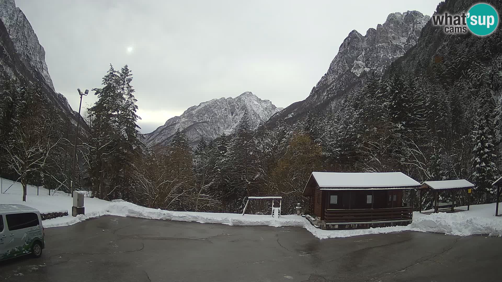 Log pod Mangartom webcam – Vista su Jerebica e Rombon – Bovec – Slovenia