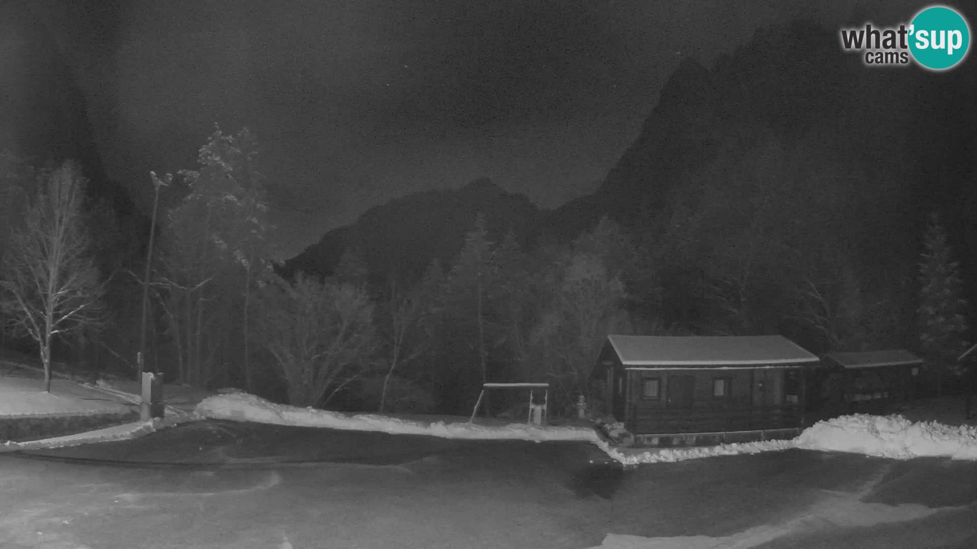 Log pod Mangartom webcam – Vista su Jerebica e Rombon – Bovec – Slovenia