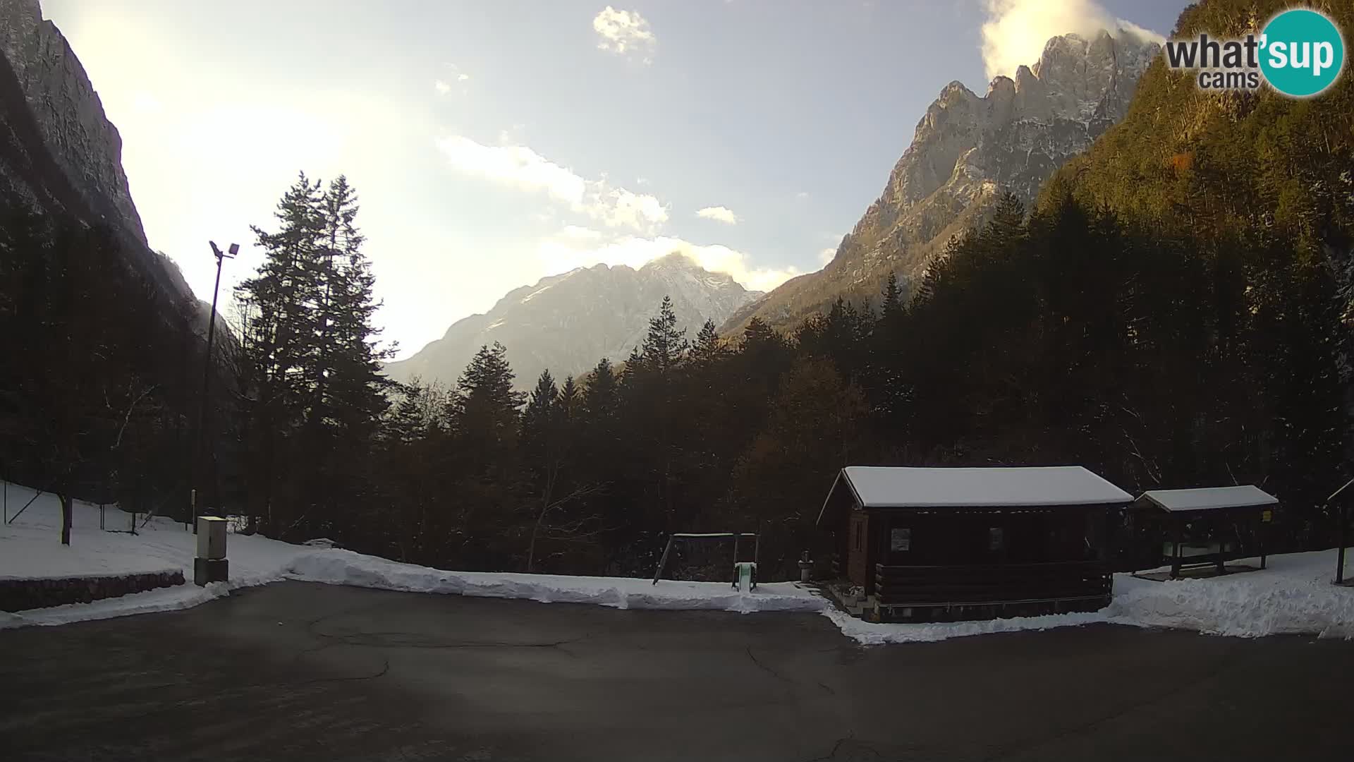 Log pod Mangartom webcam – Vista su Jerebica e Rombon – Bovec – Slovenia