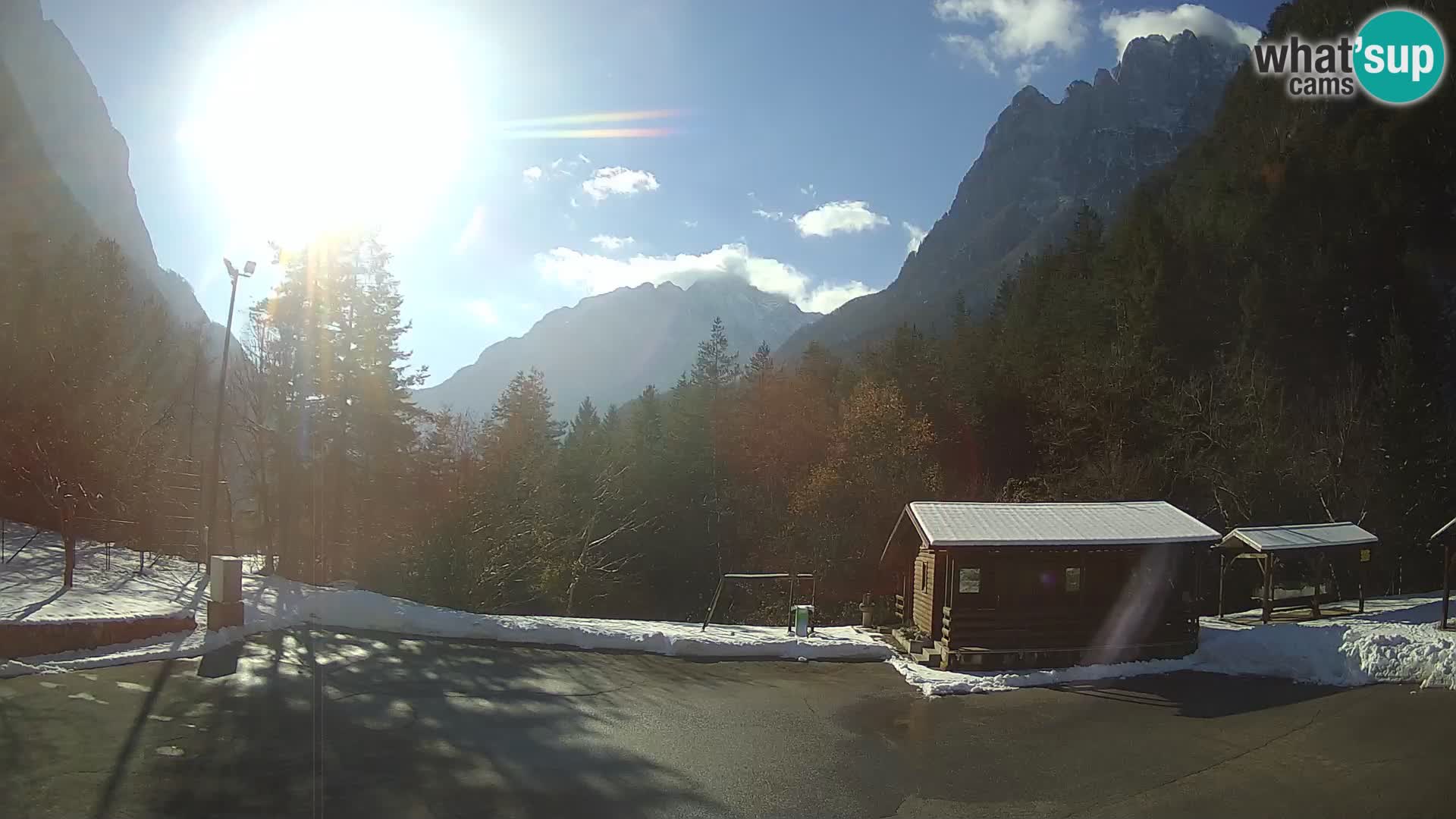 Log pod Mangartom webcam – Vista su Jerebica e Rombon – Bovec – Slovenia