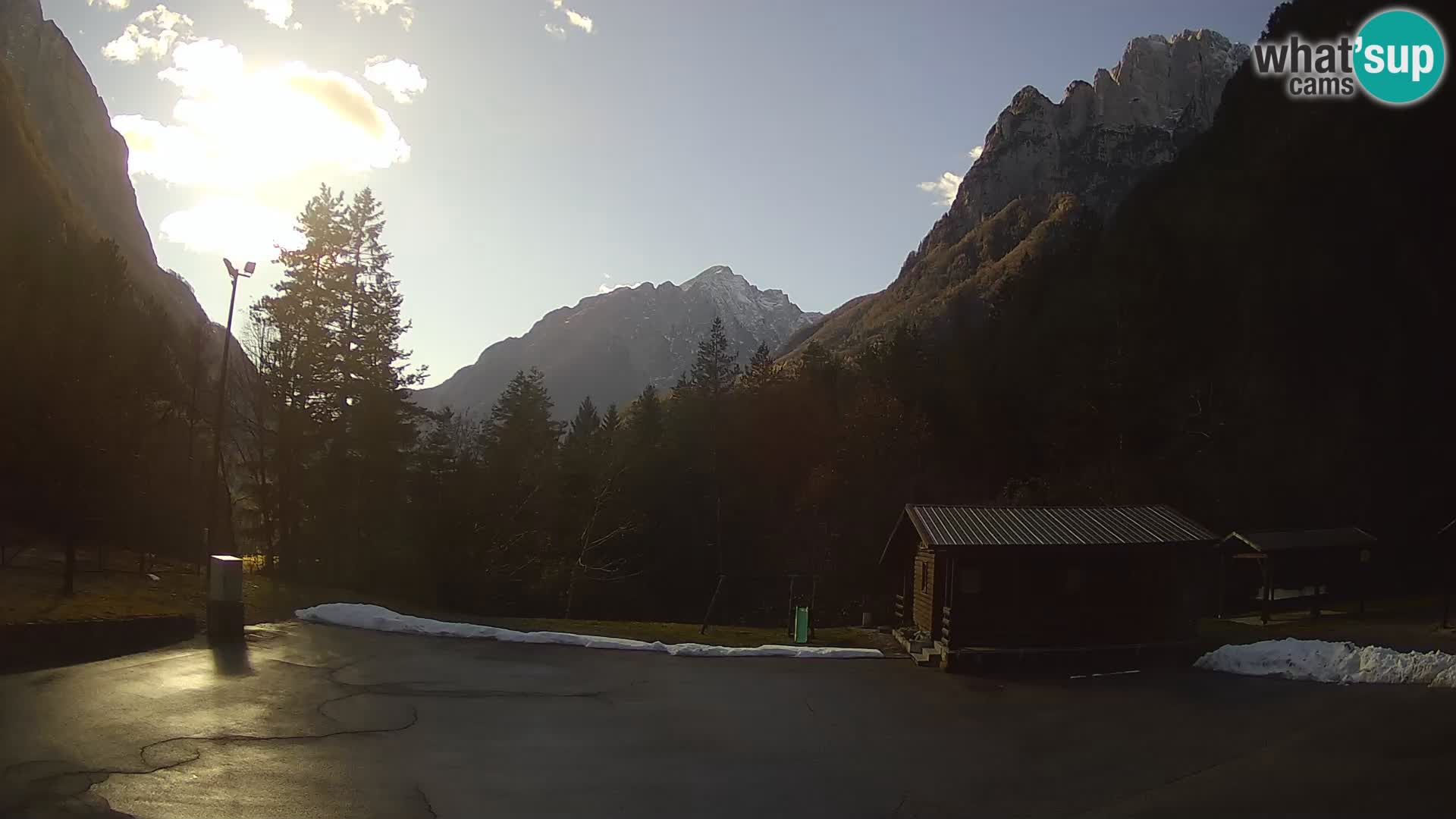 Log pod Mangartom webcam – Vista su Jerebica e Rombon – Bovec – Slovenia