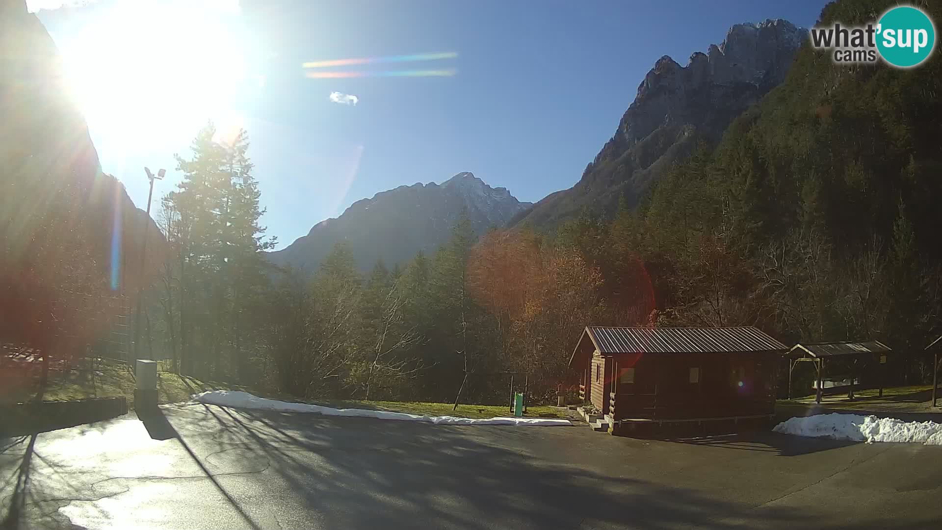 Web kamera Log pod Mangartom – Pogled na Jerebicu i Rombon – Bovec – Slovenija