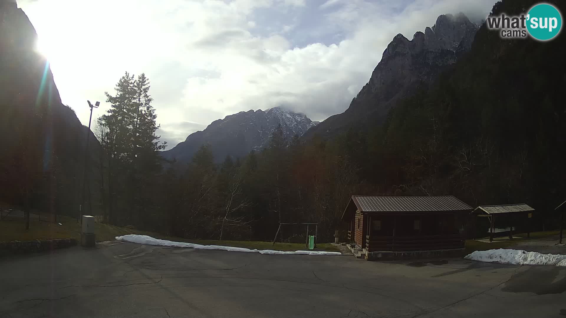 Log pod Mangartom webcam – Vista su Jerebica e Rombon – Bovec – Slovenia