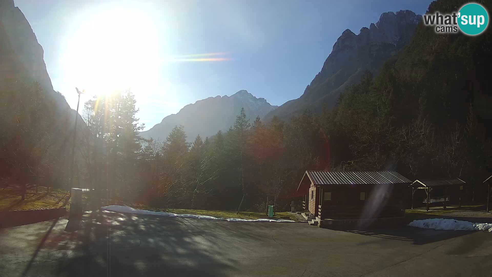 Log pod Mangartom webcam – Vista su Jerebica e Rombon – Bovec – Slovenia