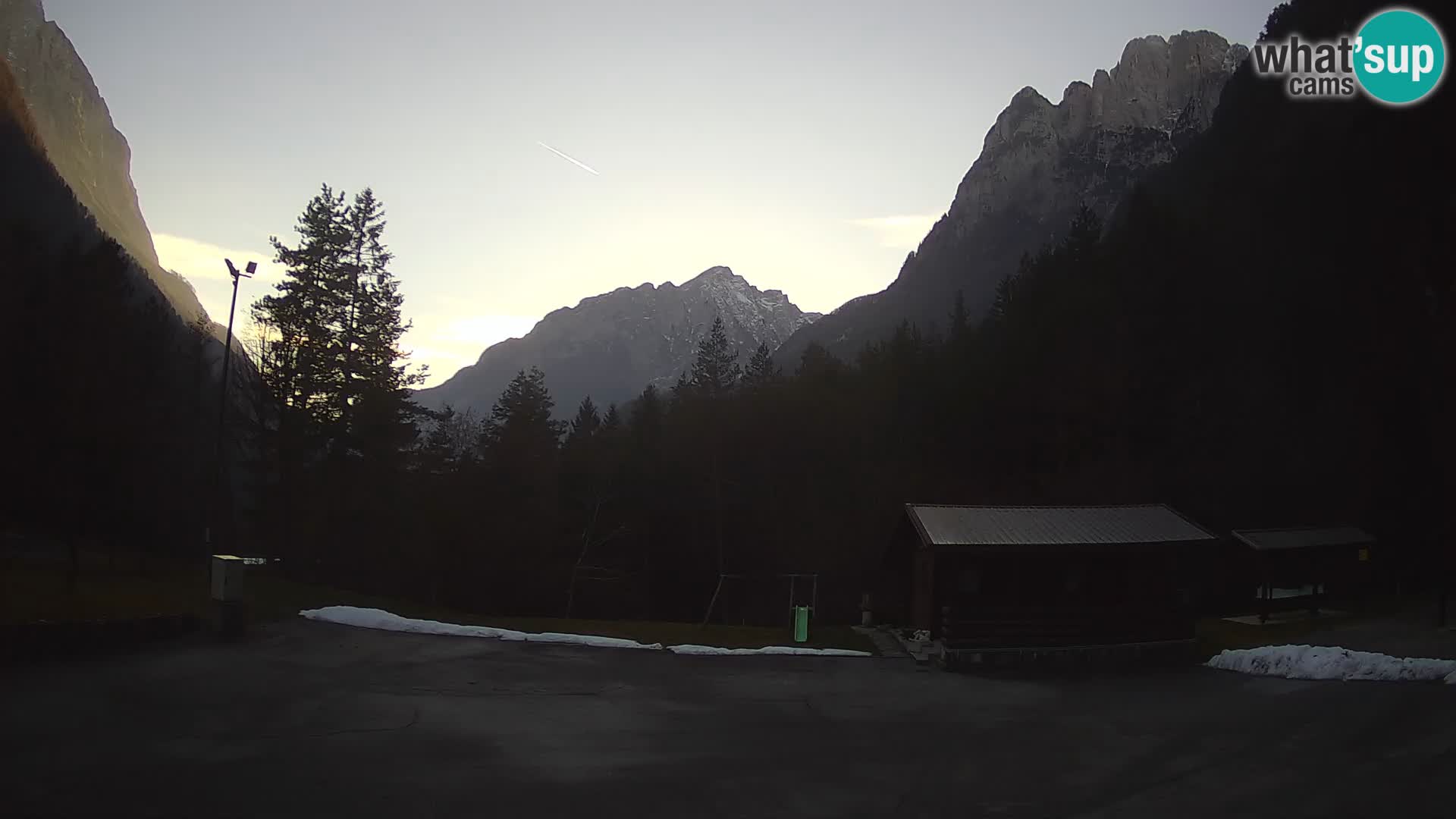 Log pod Mangartom webcam – Vista su Jerebica e Rombon – Bovec – Slovenia