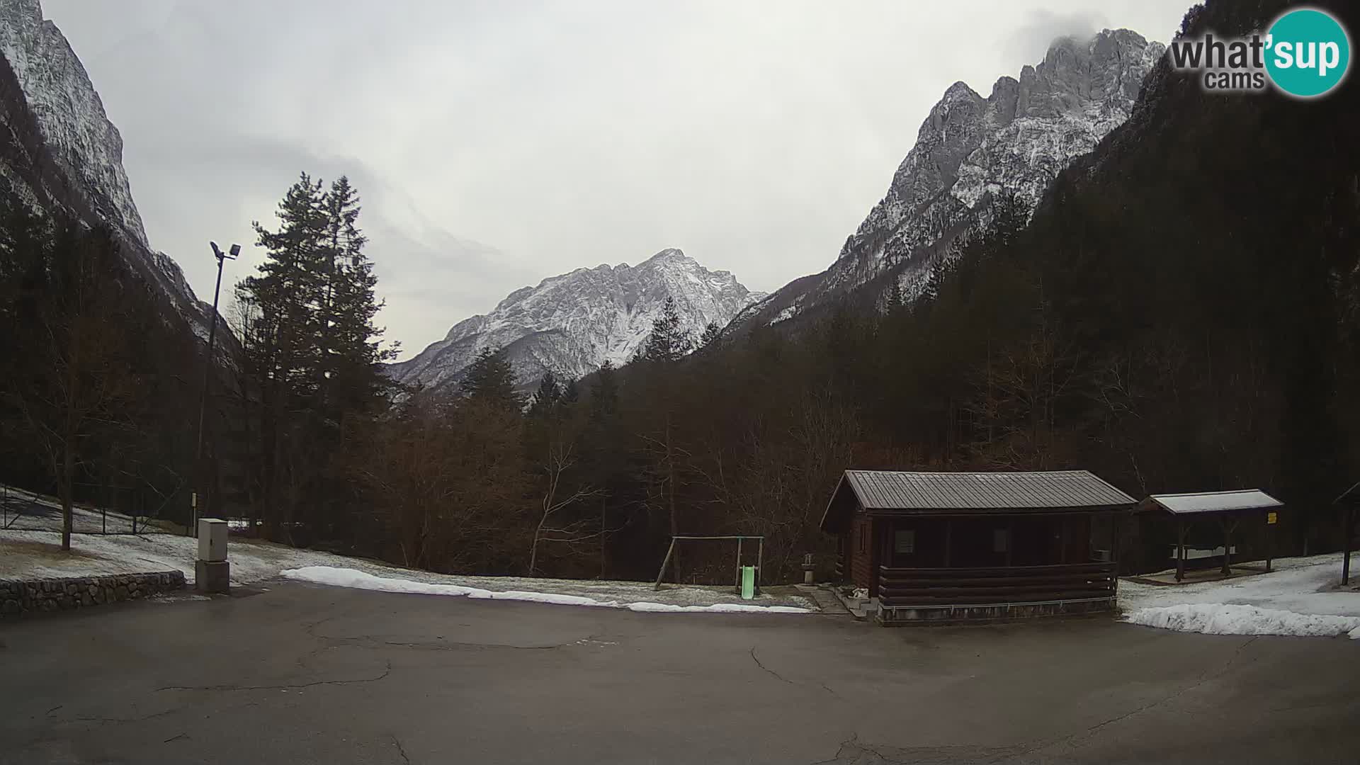 Log pod Mangartom webcam – Vista su Jerebica e Rombon – Bovec – Slovenia