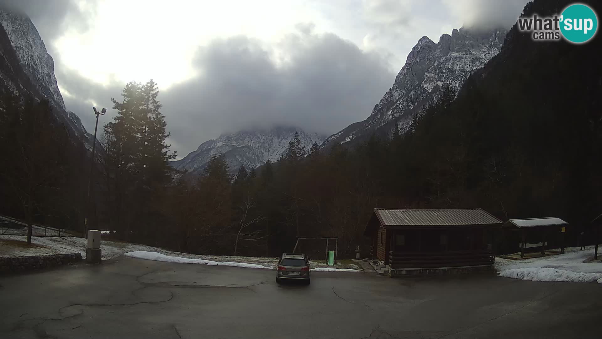 Log pod Mangartom webcam – Vista su Jerebica e Rombon – Bovec – Slovenia