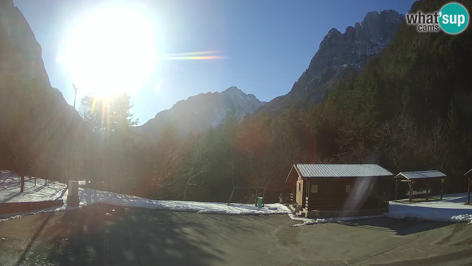 Log pod Mangartom webcam – Vista su Jerebica e Rombon – Bovec – Slovenia