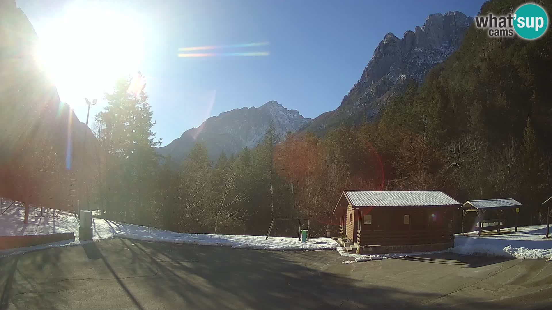 Log pod Mangartom webcam – Vista su Jerebica e Rombon – Bovec – Slovenia