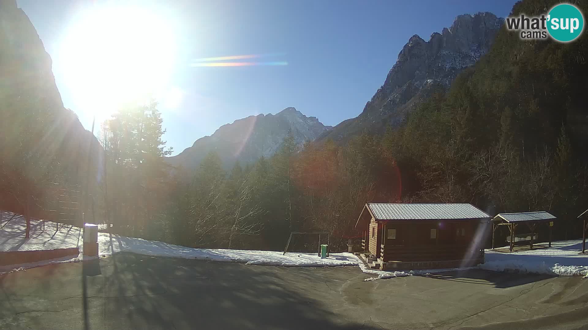 Log pod Mangartom webcam – Vista su Jerebica e Rombon – Bovec – Slovenia