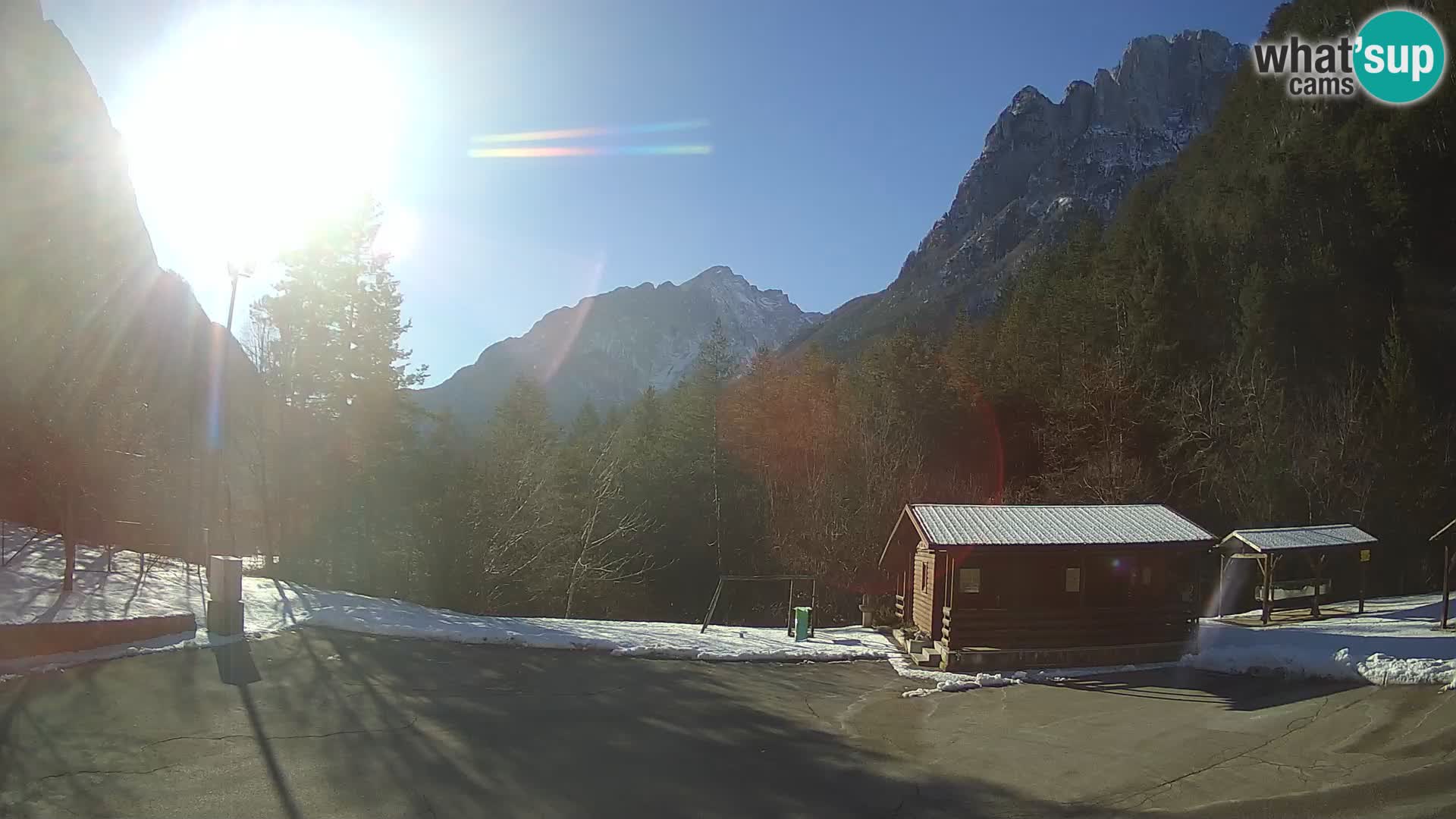 Log pod Mangartom webcam – Vista su Jerebica e Rombon – Bovec – Slovenia