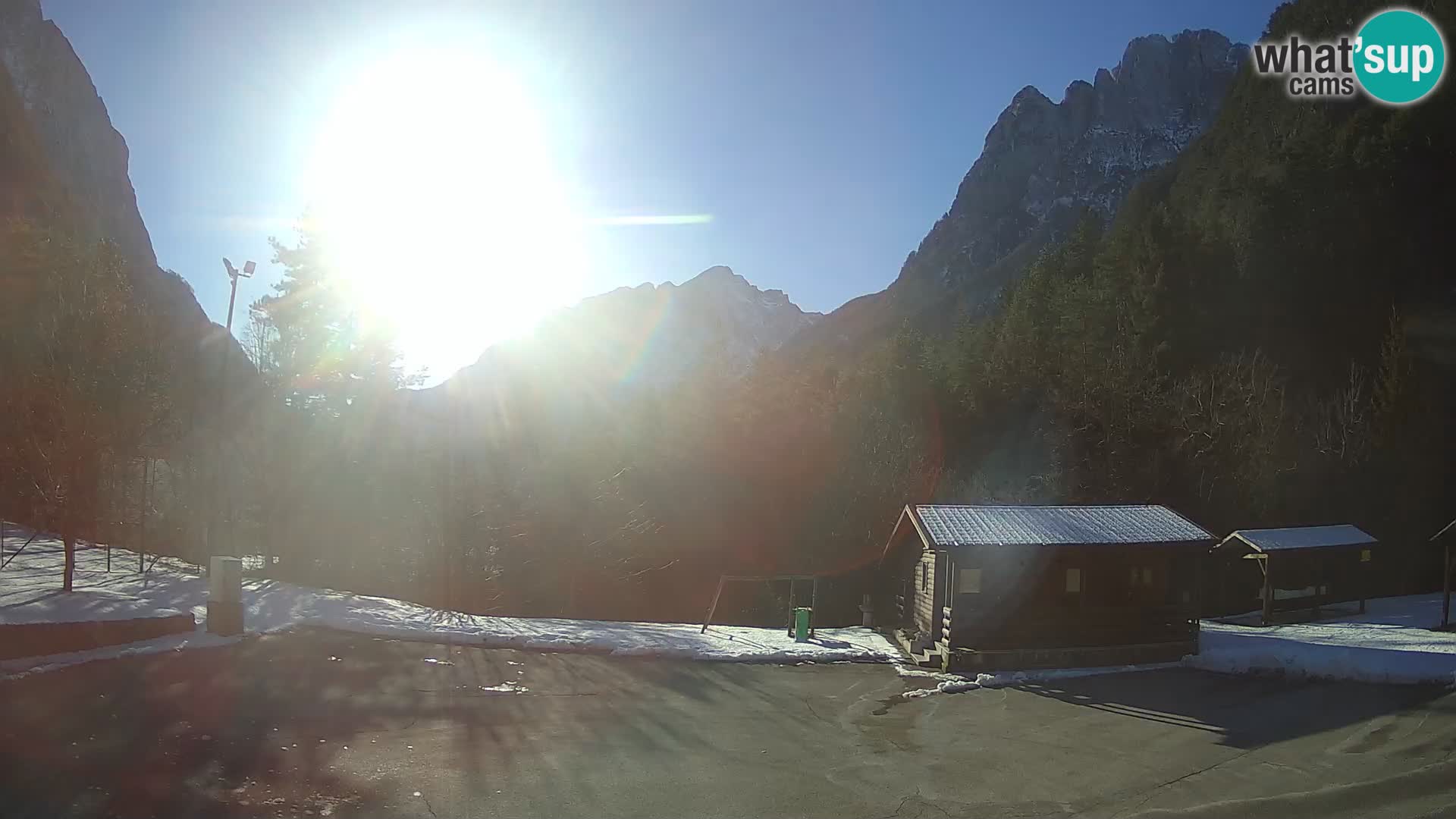 Log pod Mangartom webcam – Vista su Jerebica e Rombon – Bovec – Slovenia