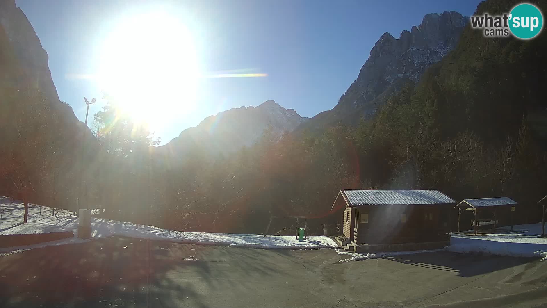 Log pod Mangartom webcam – Vista su Jerebica e Rombon – Bovec – Slovenia