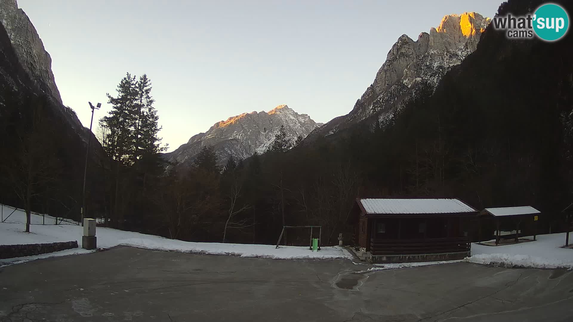 Log pod Mangartom webcam – Vue sur Jerebica et Rombon – Bovec – Slovénie