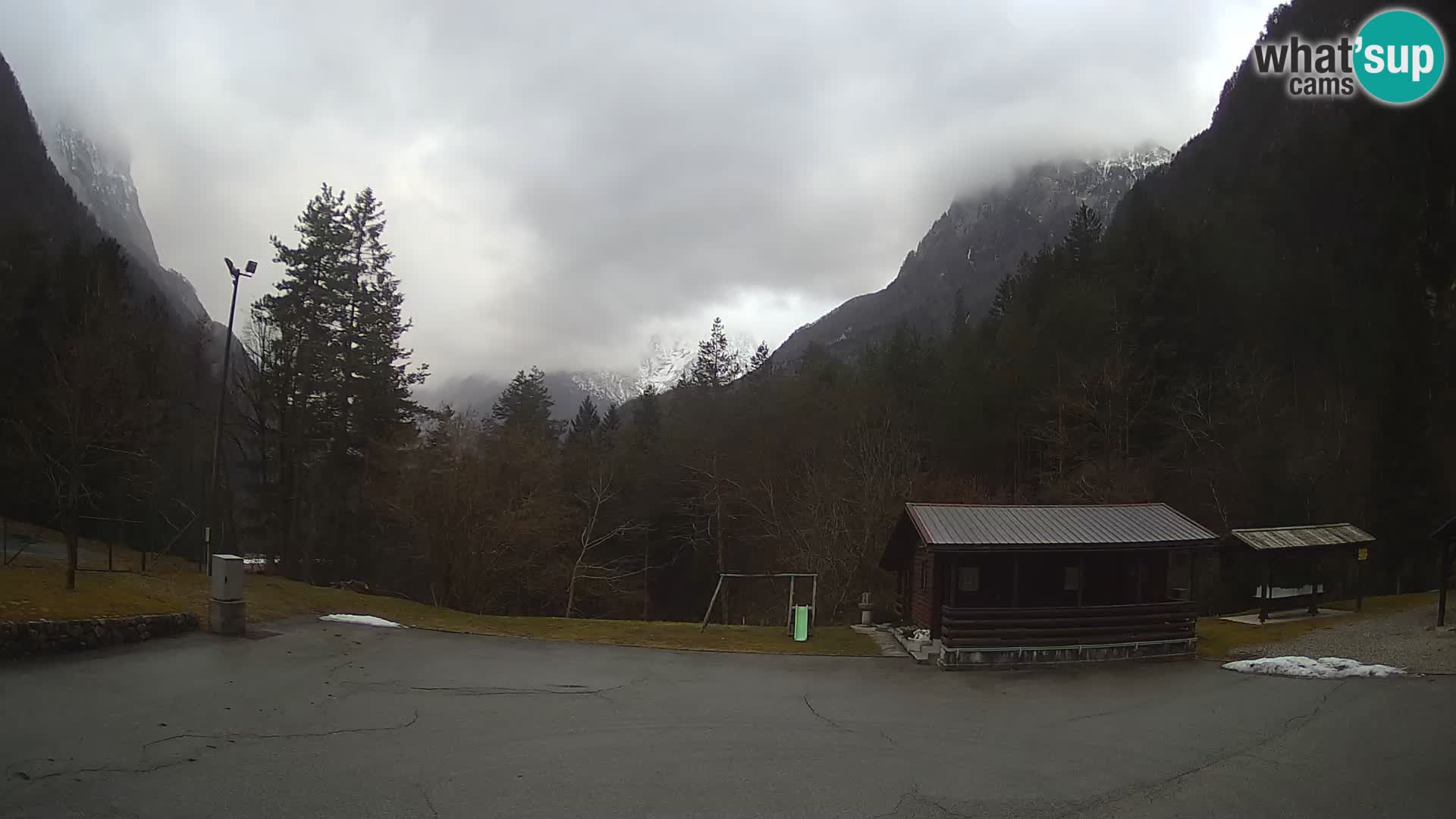 Log pod Mangartom webcam – Vista su Jerebica e Rombon – Bovec – Slovenia