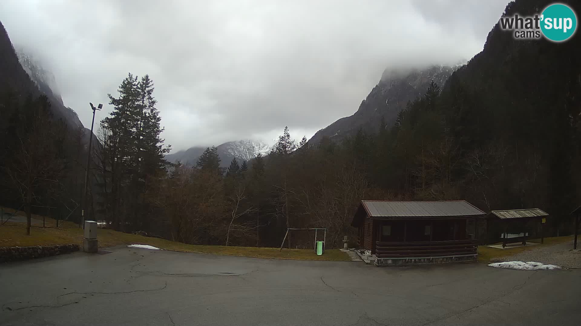 Log pod Mangartom webcam – Vista su Jerebica e Rombon – Bovec – Slovenia