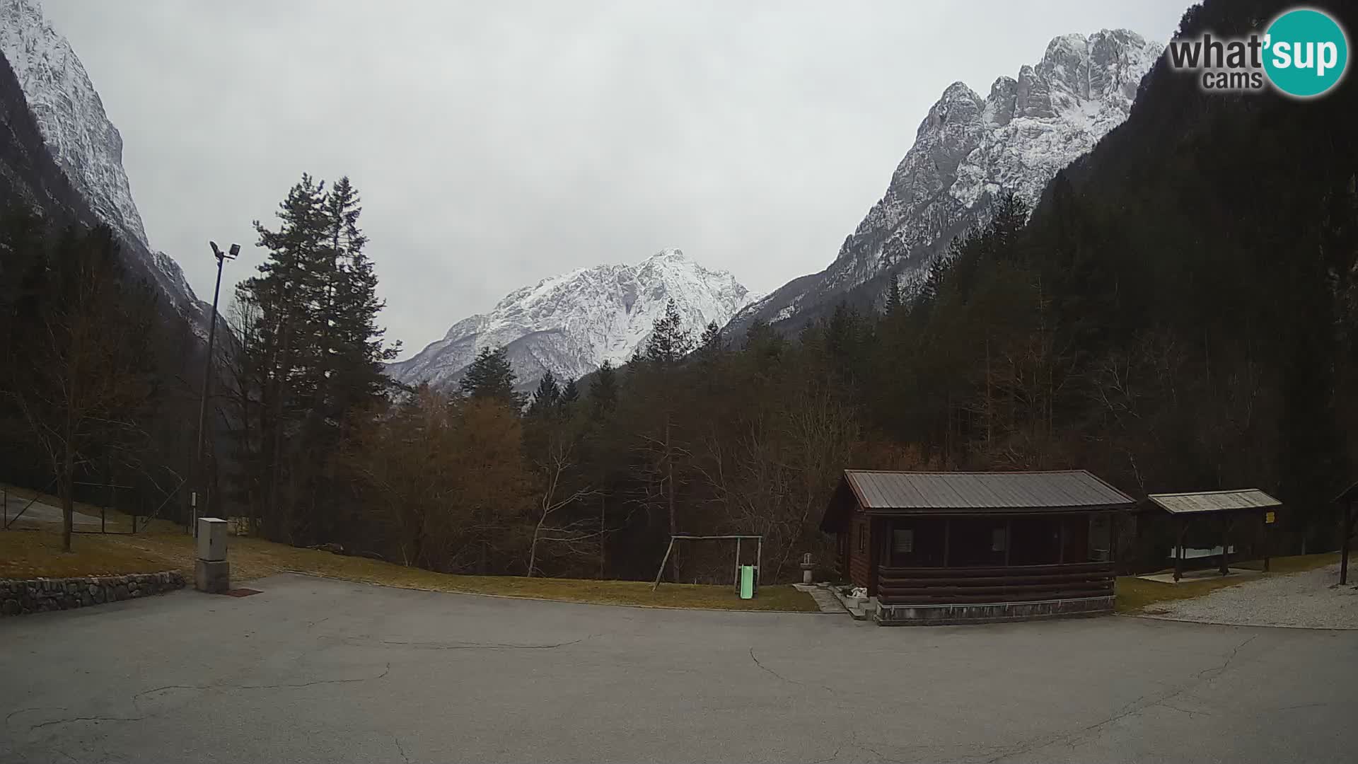 Log pod Mangartom webcam – Vista su Jerebica e Rombon – Bovec – Slovenia