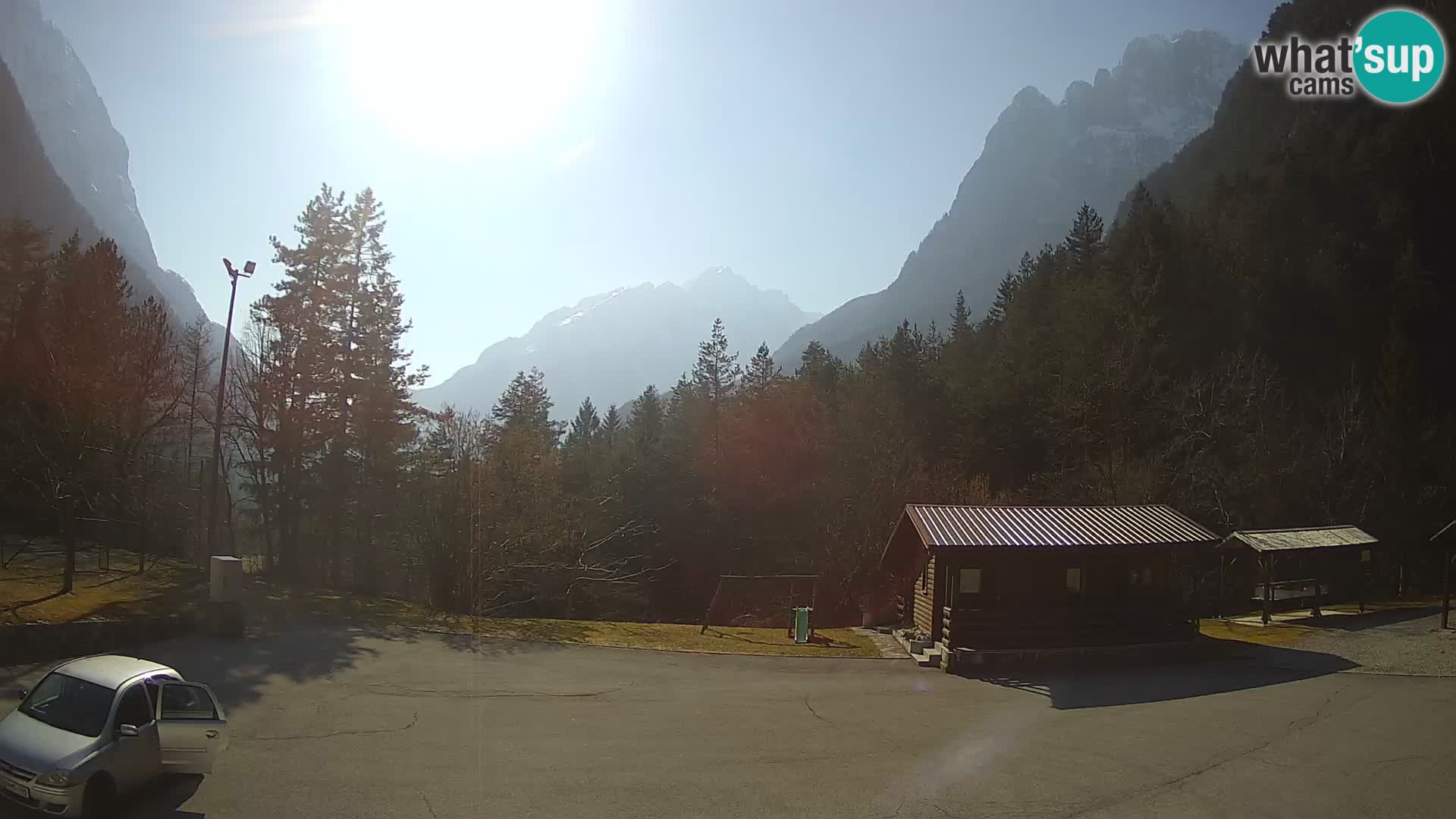 Log pod Mangartom webcam – Vista su Jerebica e Rombon – Bovec – Slovenia