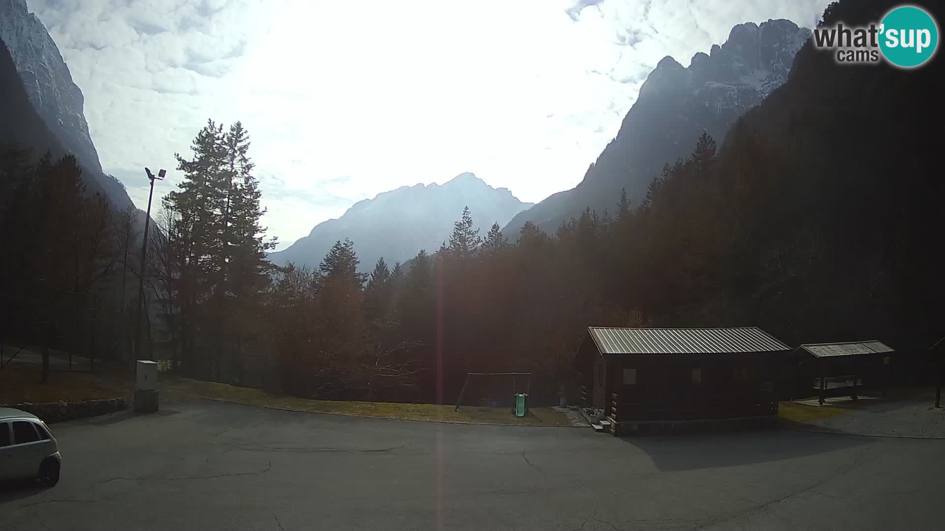 Log pod Mangartom webcam – Vista su Jerebica e Rombon – Bovec – Slovenia