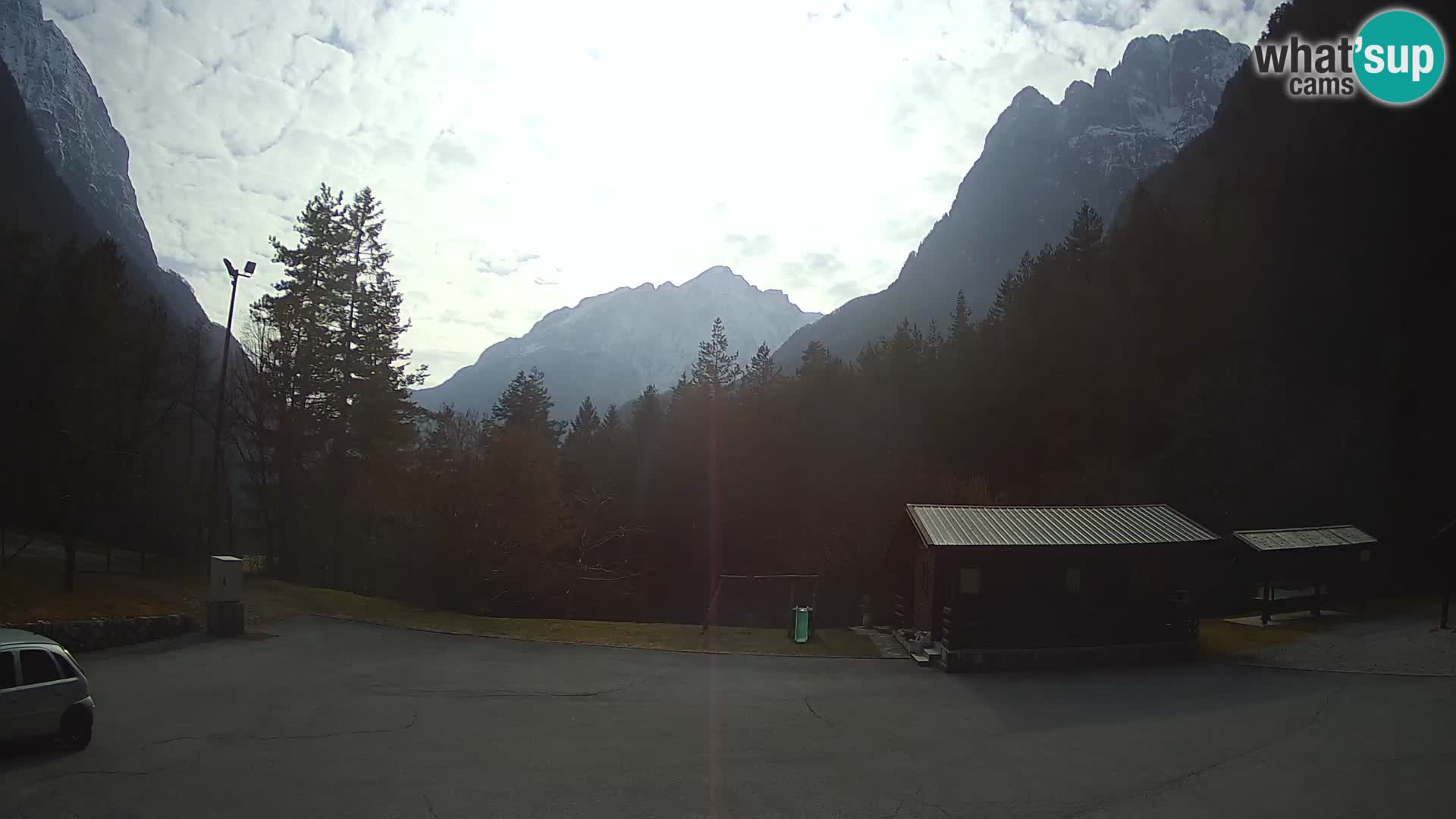 Log pod Mangartom webcam – Vista su Jerebica e Rombon – Bovec – Slovenia