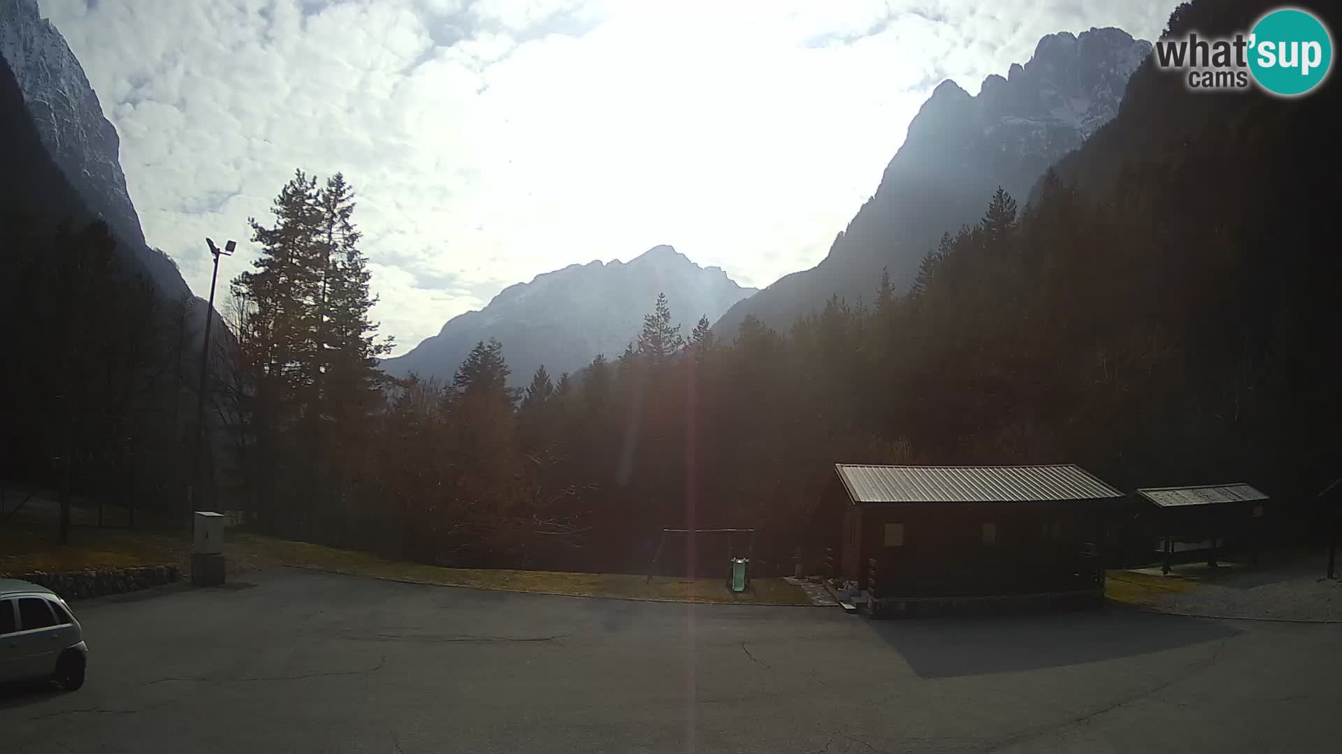 Log pod Mangartom webcam – Vista su Jerebica e Rombon – Bovec – Slovenia