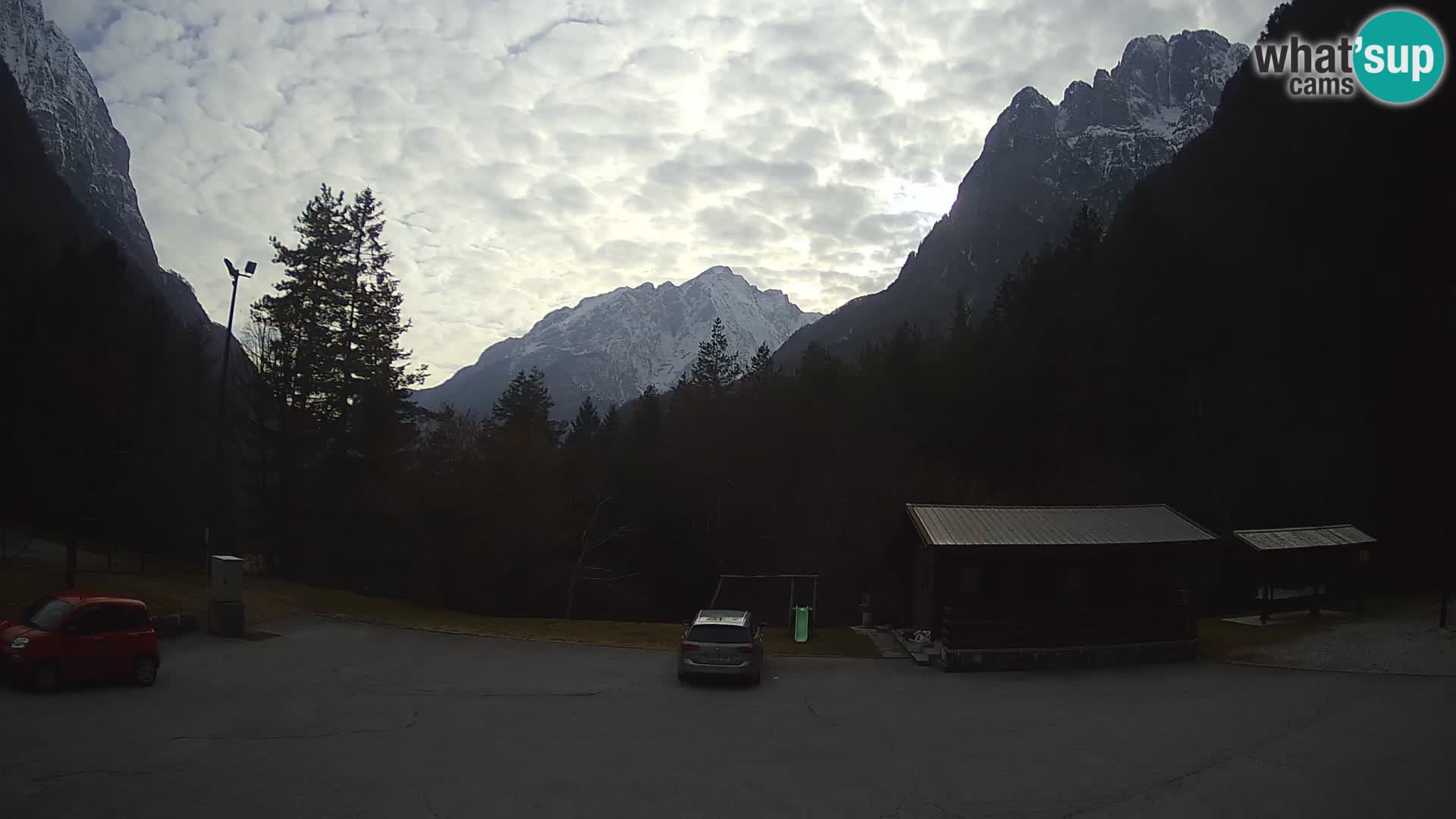 Log pod Mangartom webcam – Vista su Jerebica e Rombon – Bovec – Slovenia