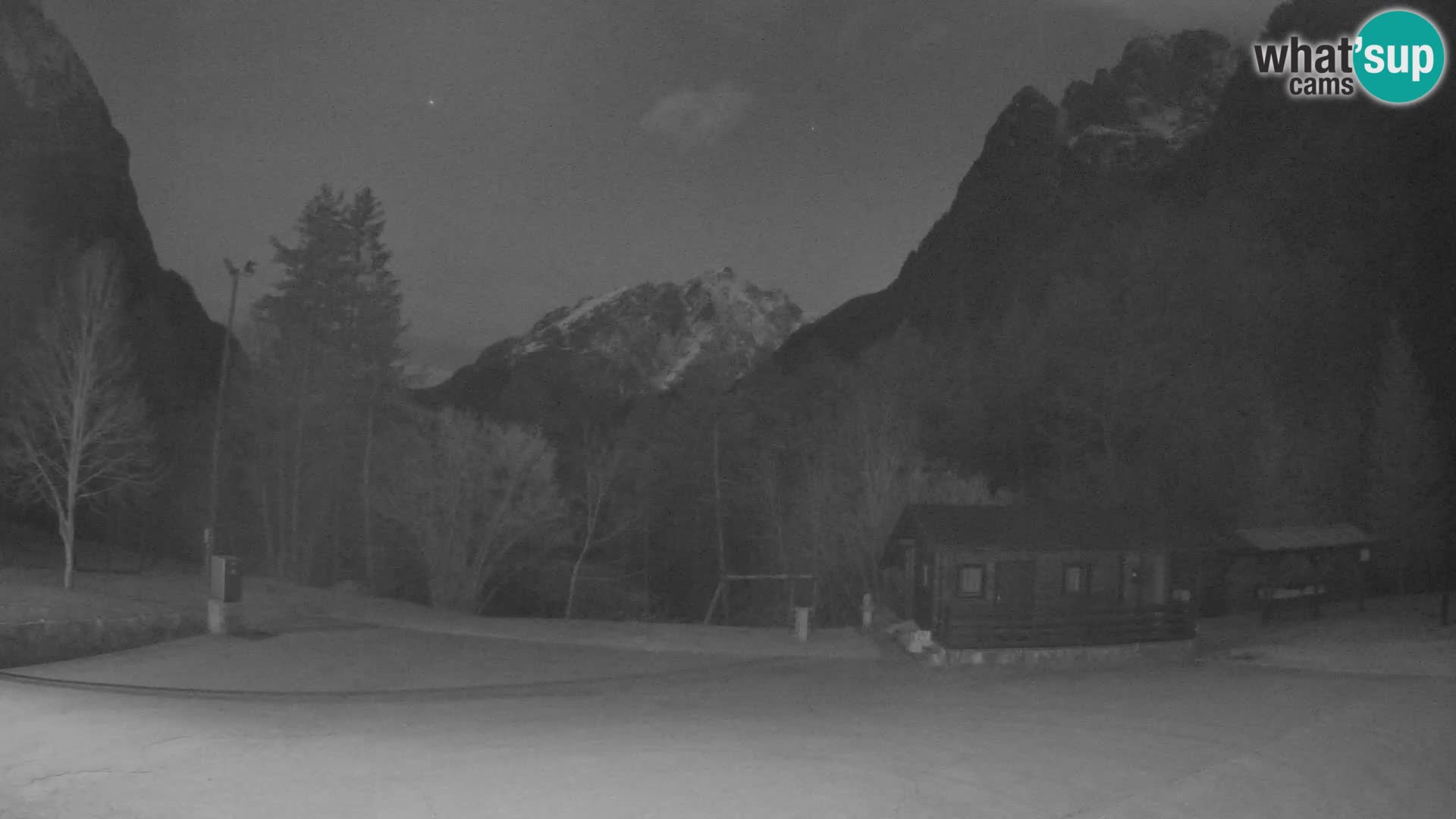 Log pod Mangartom webcam – Vista su Jerebica e Rombon – Bovec – Slovenia