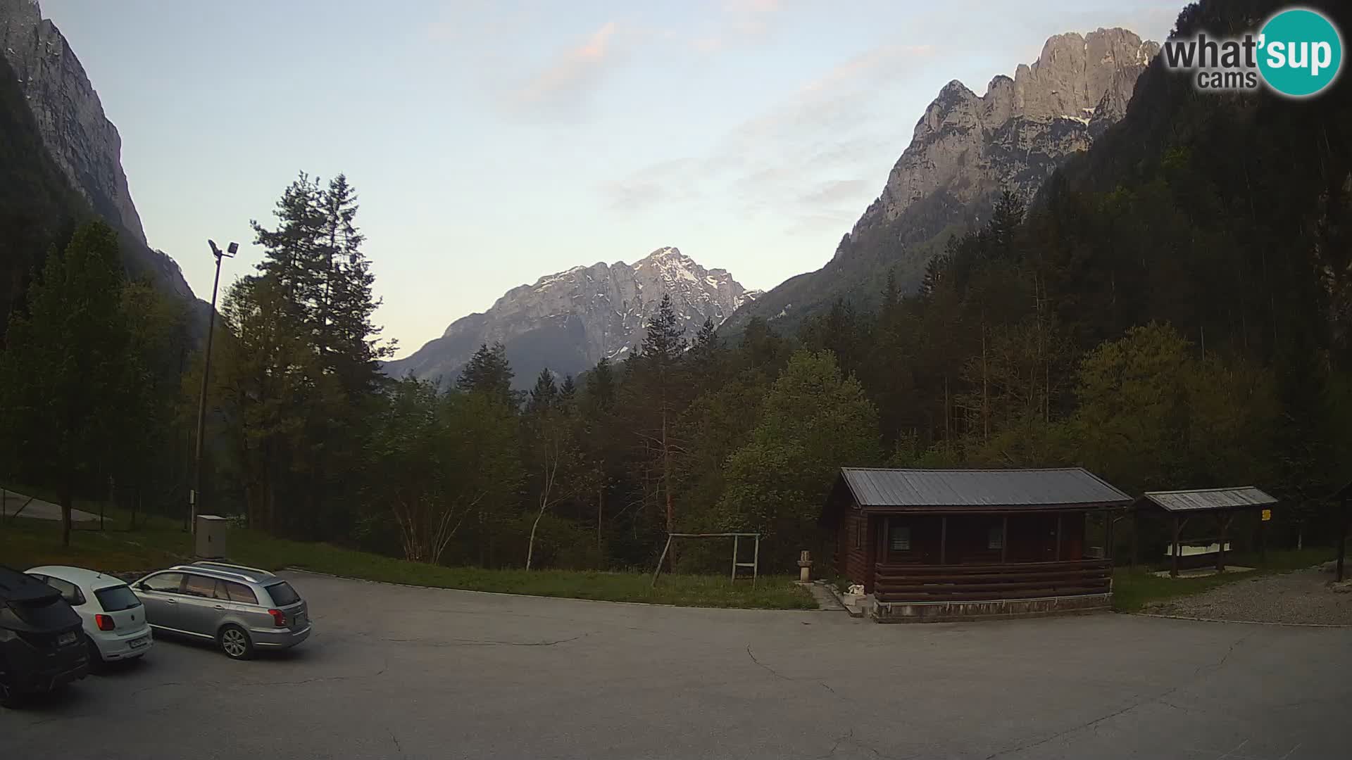 Log pod Mangartom webcam – Vista su Jerebica e Rombon – Bovec – Slovenia