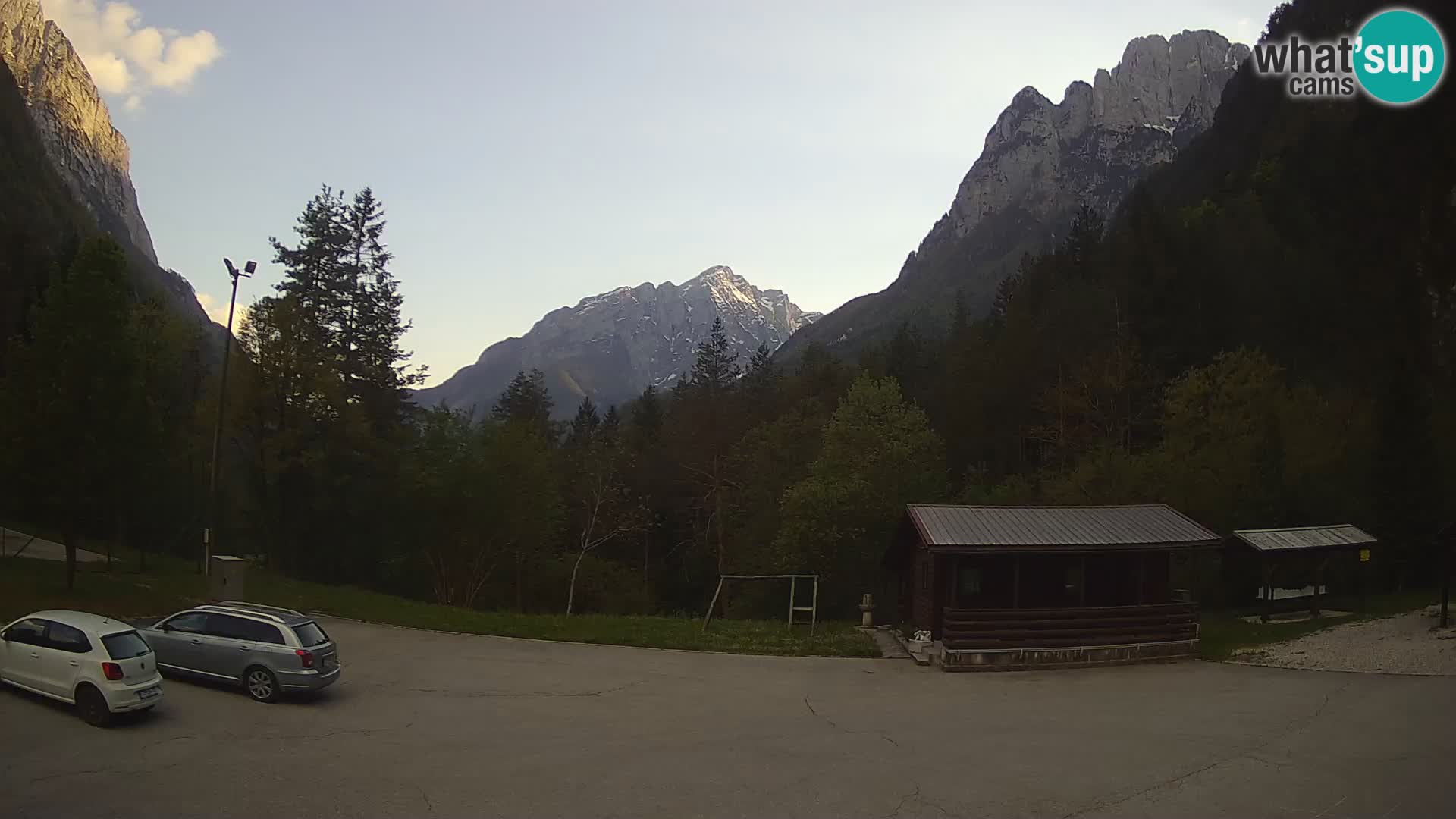 Log pod Mangartom webcam – Vista su Jerebica e Rombon – Bovec – Slovenia