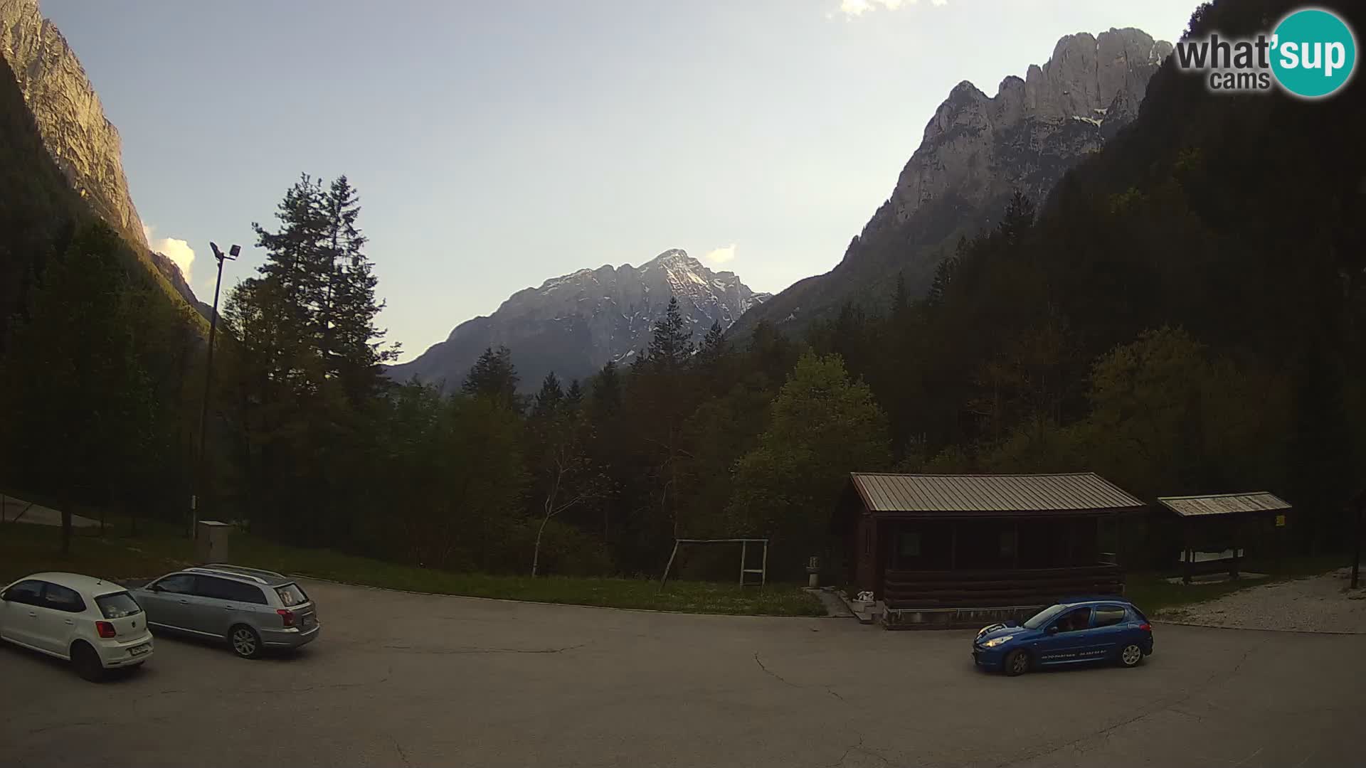 Web kamera Log pod Mangartom – Pogled na Jerebicu i Rombon – Bovec – Slovenija