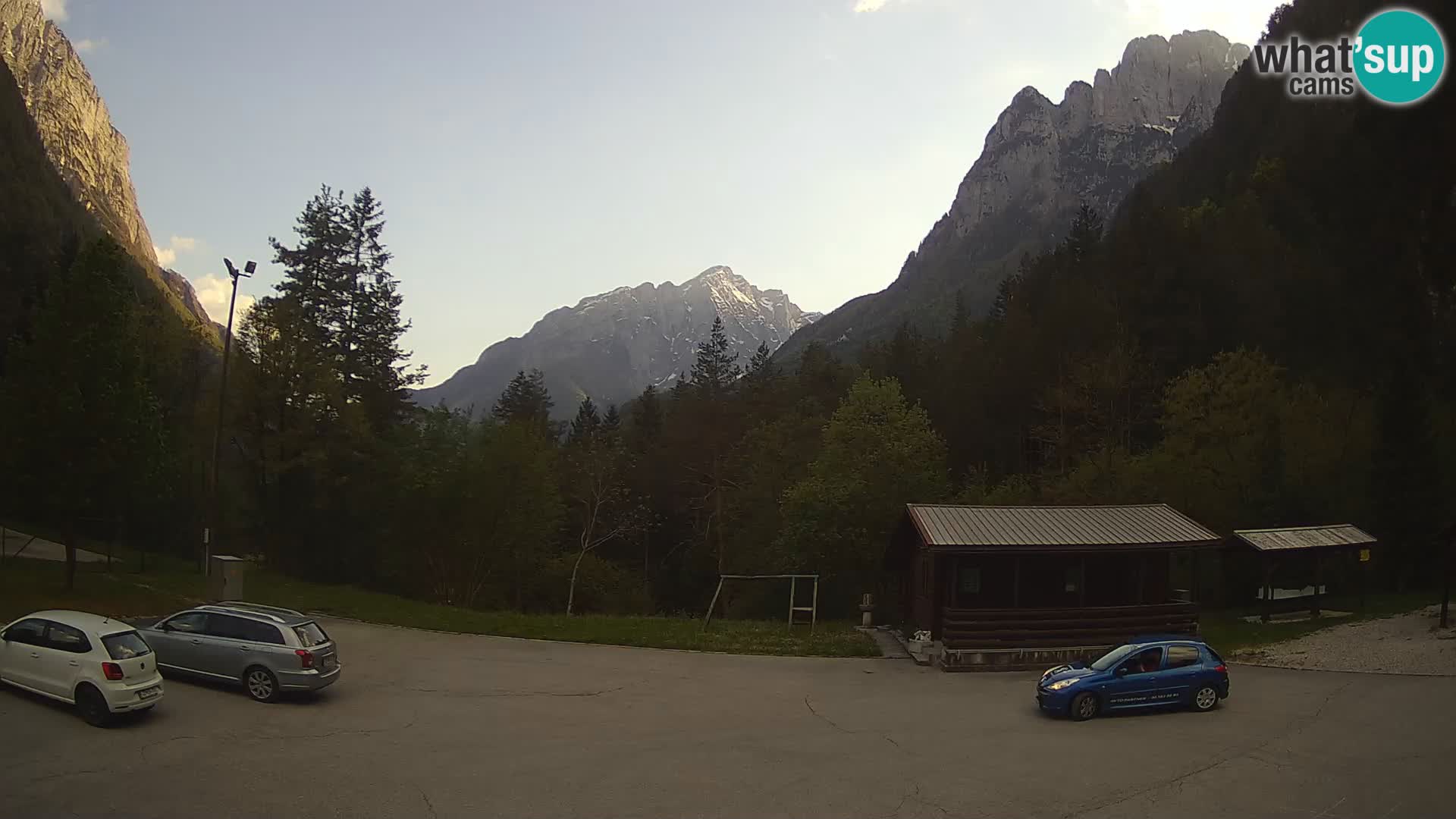 Log pod Mangartom webcam – Vista su Jerebica e Rombon – Bovec – Slovenia