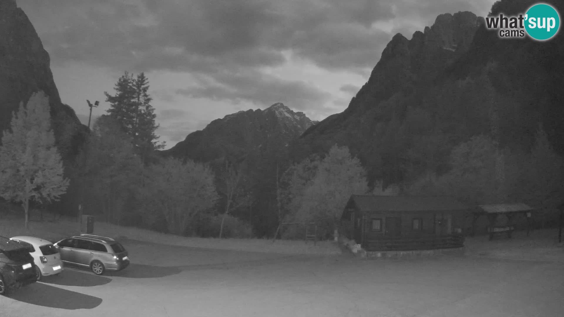 Log pod Mangartom webcam – Vista su Jerebica e Rombon – Bovec – Slovenia