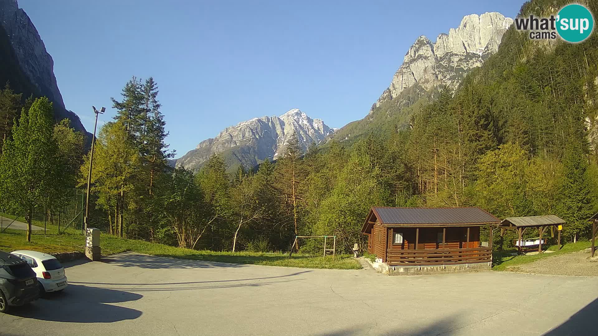 Web kamera Log pod Mangartom – Pogled na Jerebicu i Rombon – Bovec – Slovenija