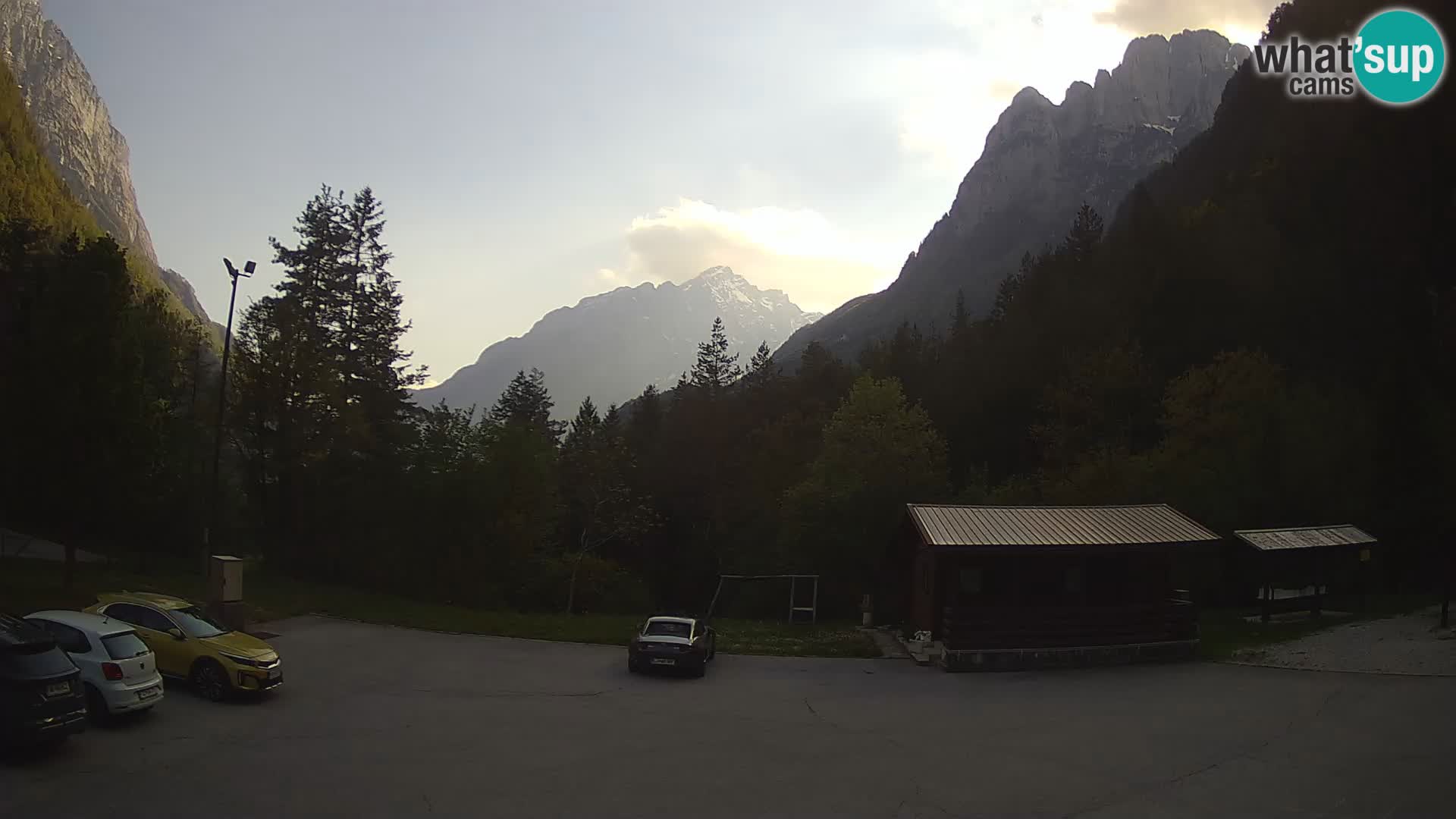 Log pod Mangartom webcam – Vista su Jerebica e Rombon – Bovec – Slovenia