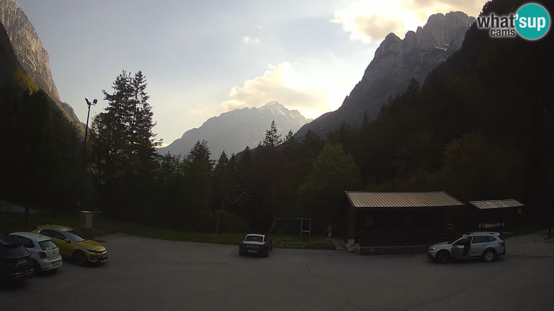 Log pod Mangartom webcam – Vista su Jerebica e Rombon – Bovec – Slovenia