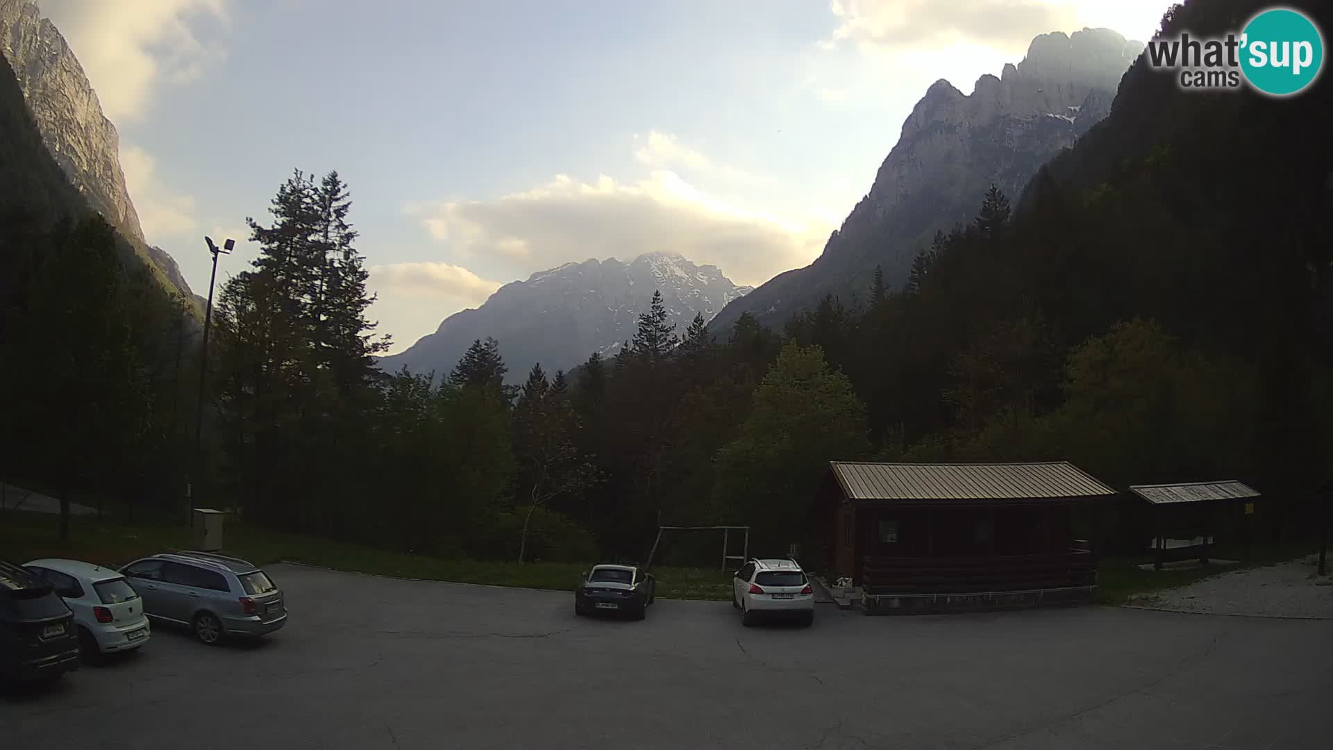 Log pod Mangartom webcam – Vista su Jerebica e Rombon – Bovec – Slovenia
