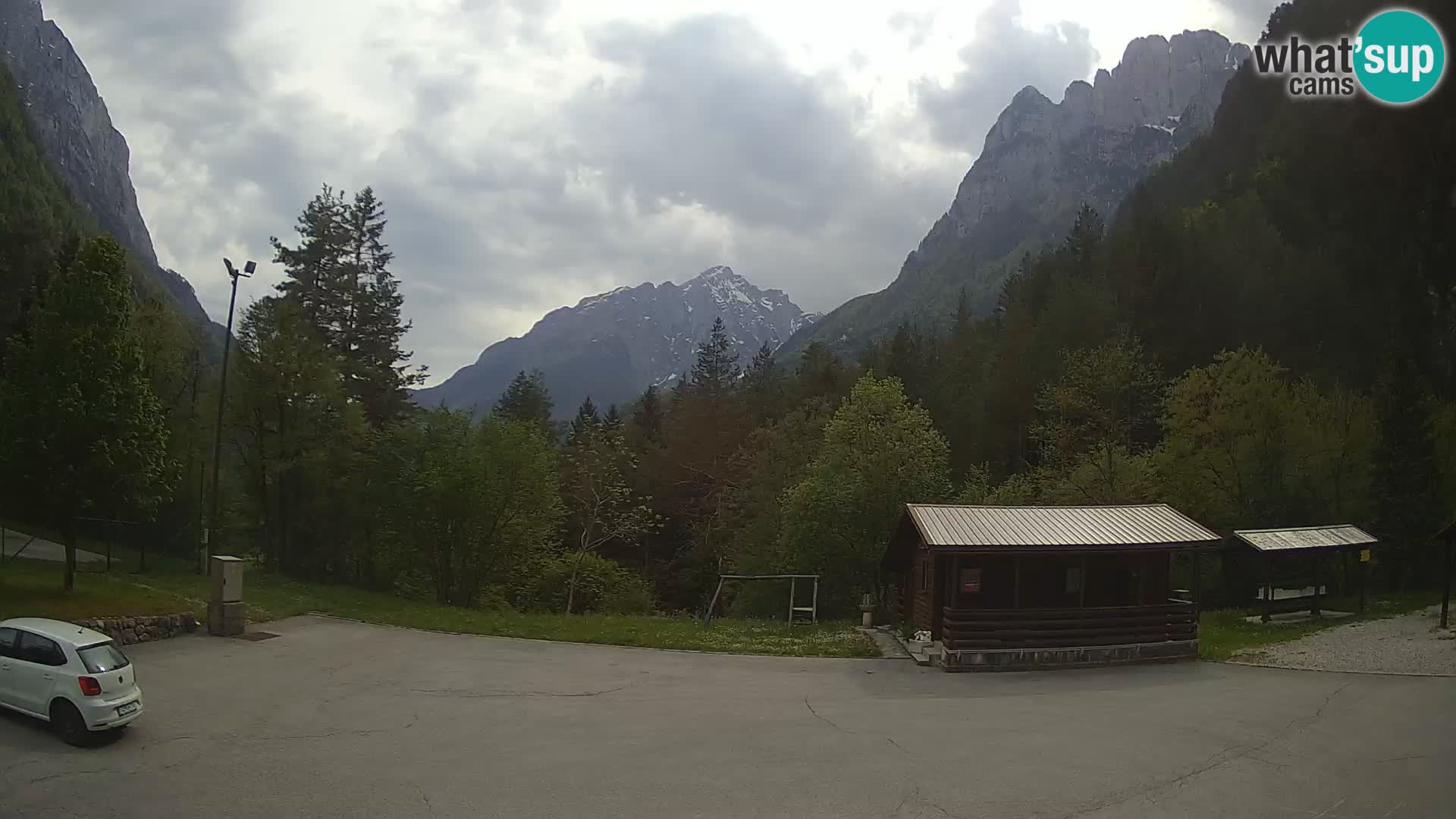 Log pod Mangartom webcam – Vista su Jerebica e Rombon – Bovec – Slovenia