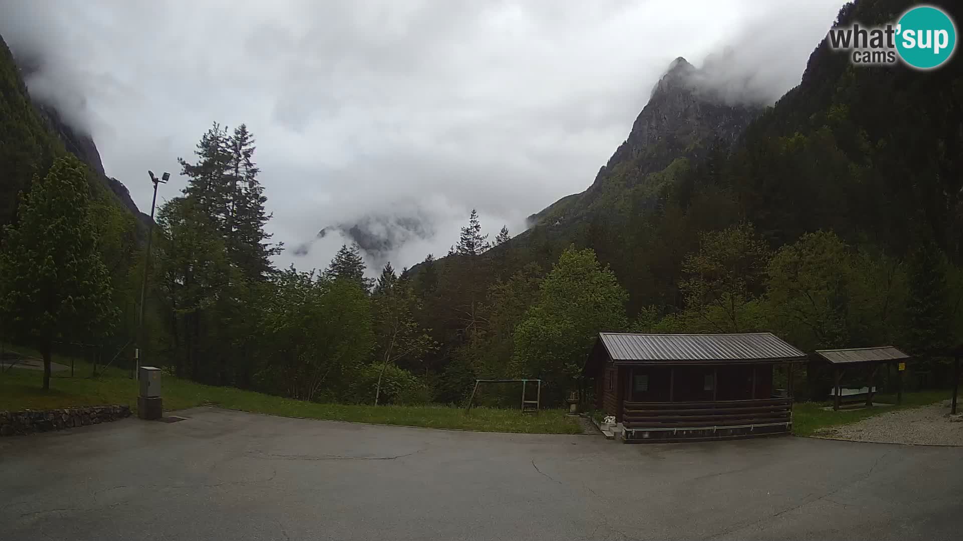 Log pod Mangartom webcam – Vista su Jerebica e Rombon – Bovec – Slovenia